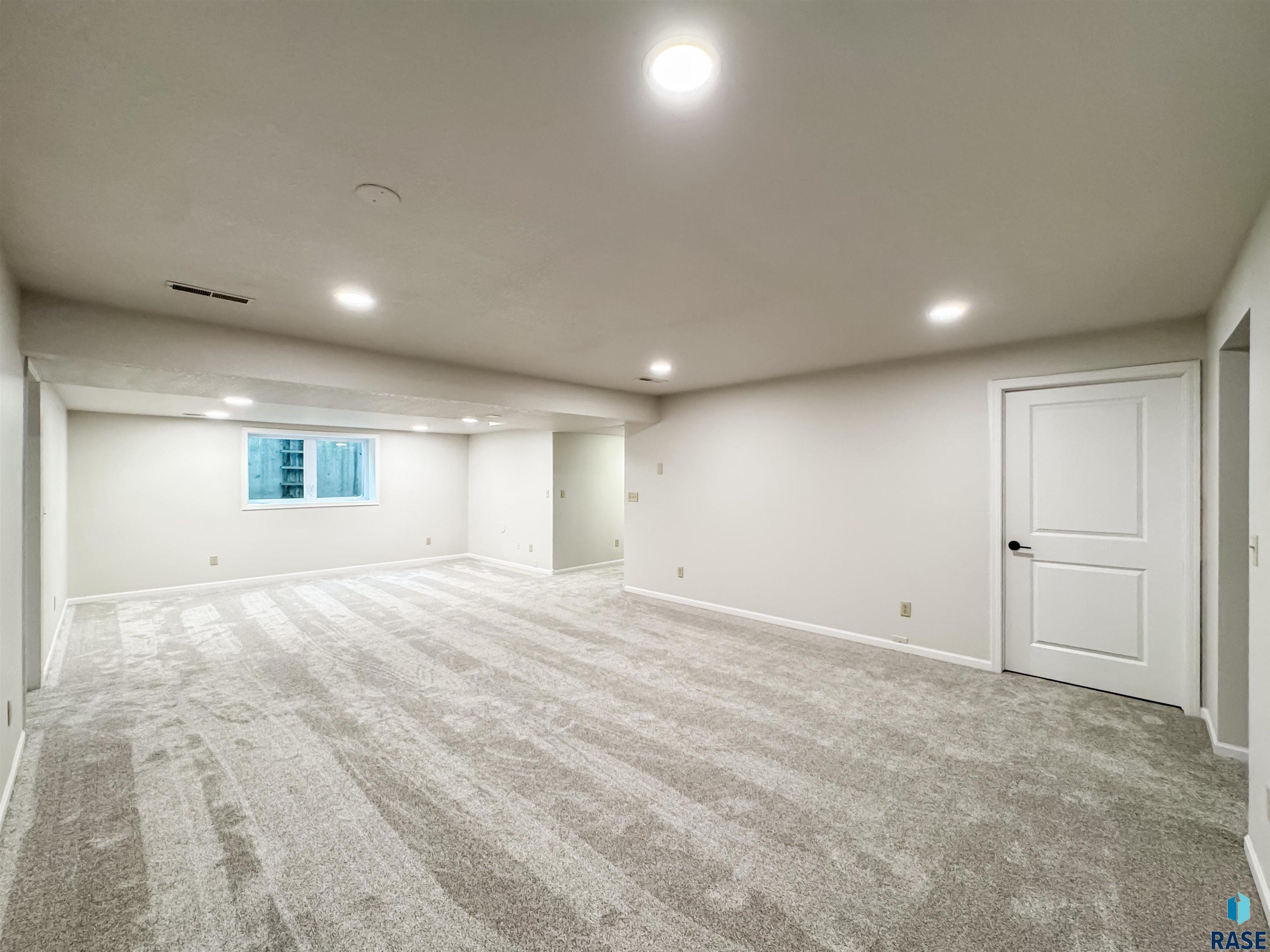 1708 E Ash Grove Cir Circle, Sioux Falls, New Jersey image 25