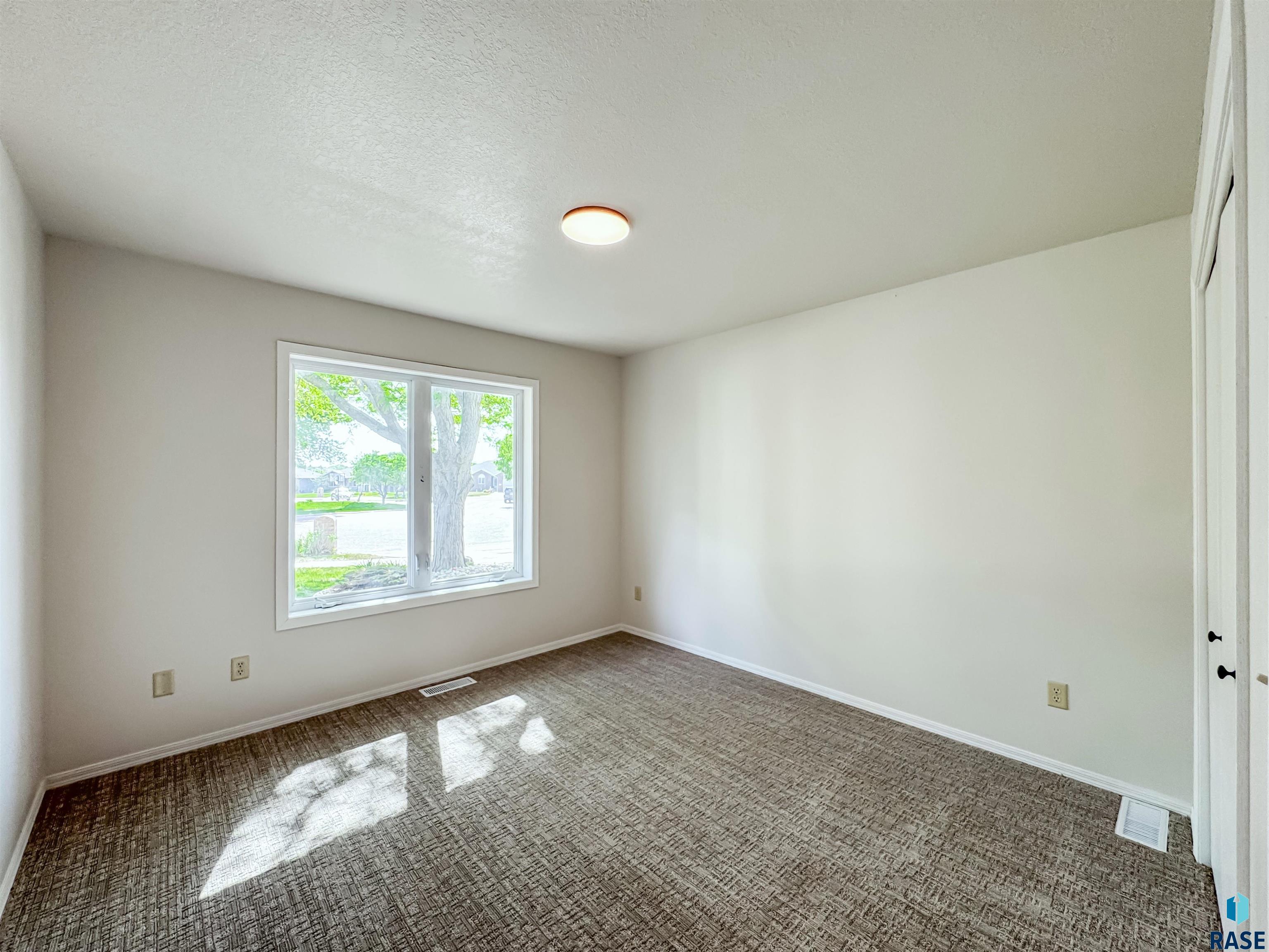 1708 E Ash Grove Cir Circle, Sioux Falls, New Jersey image 18