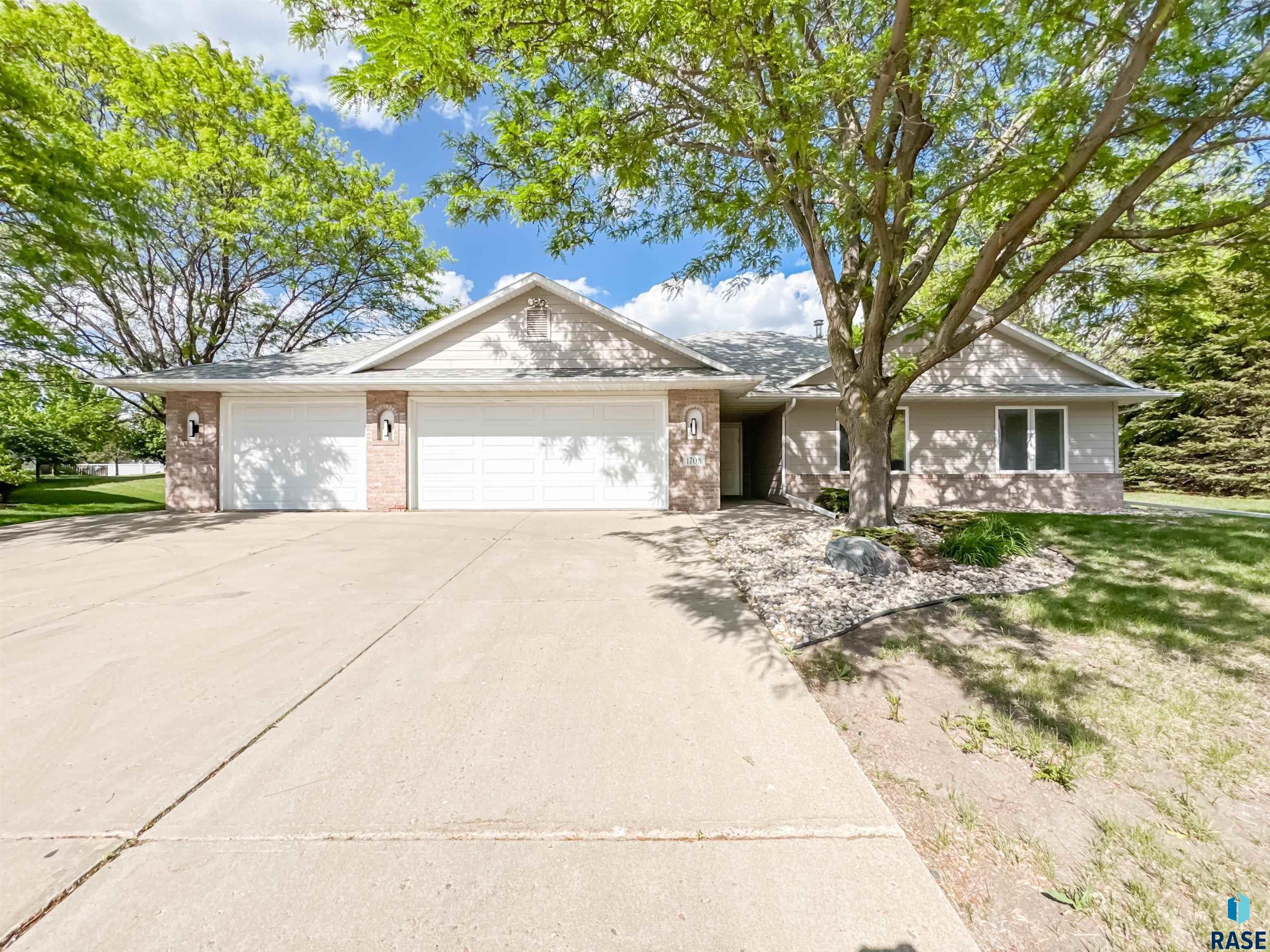 1708 E Ash Grove Cir Circle, Sioux Falls, New Jersey image 1