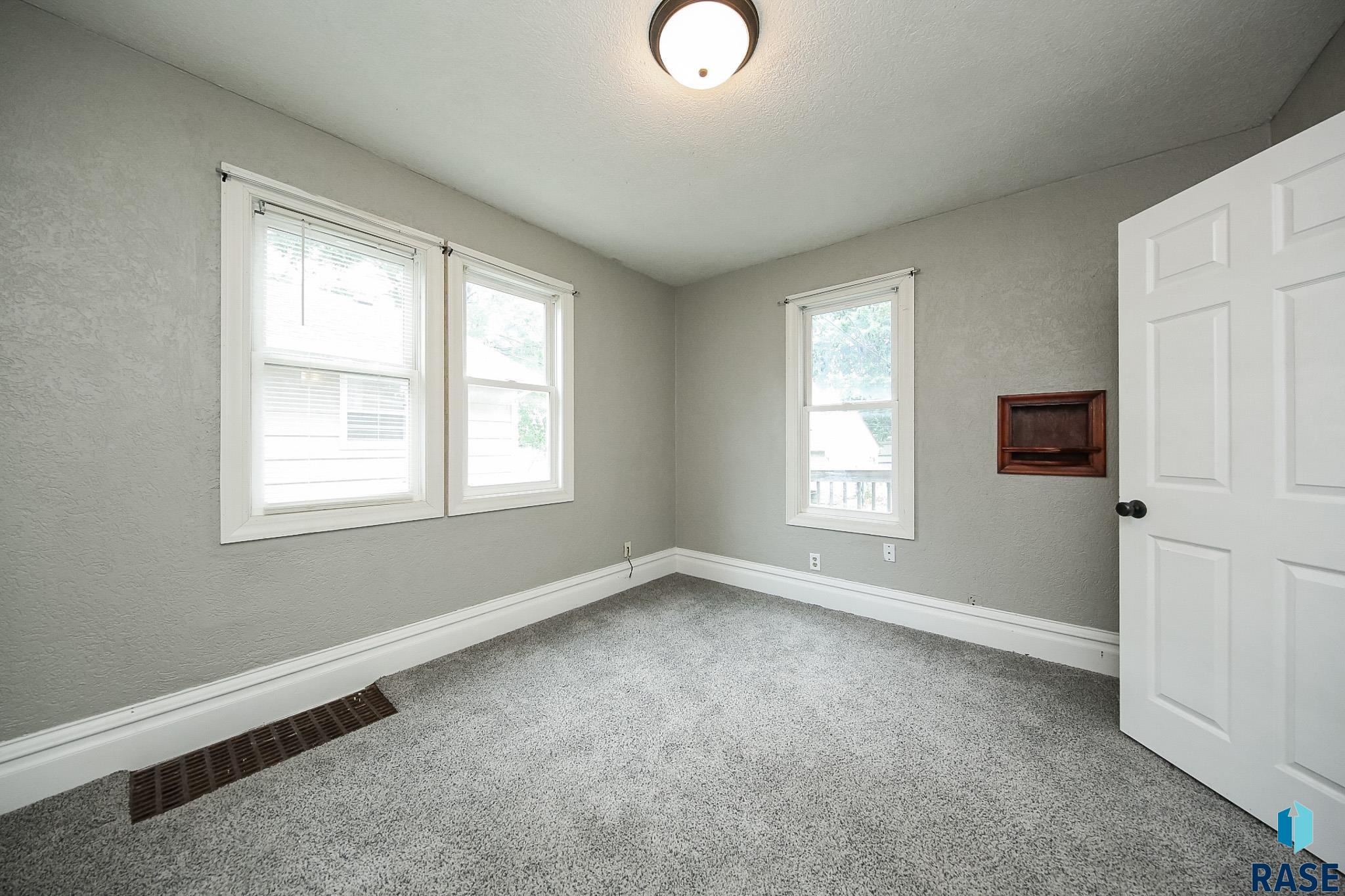 1915 S Walts Ave Avenue, Sioux Falls, New Jersey image 13