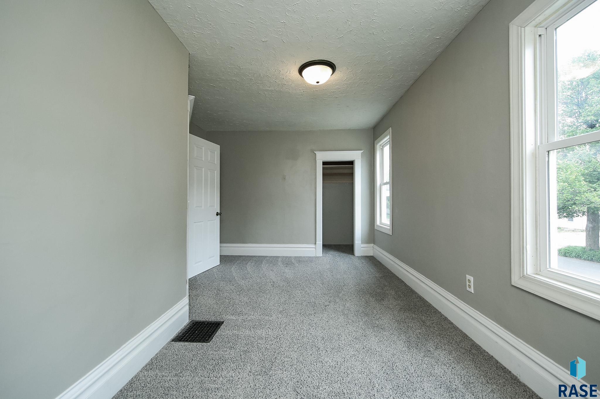 1915 S Walts Ave Avenue, Sioux Falls, New Jersey image 8