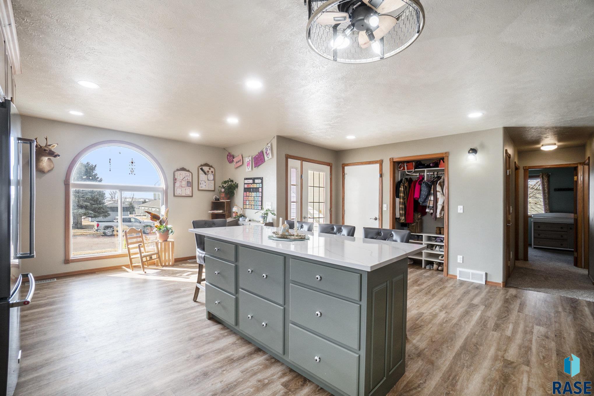 145 Ramm Heights Dr Drive, Madison, South Dakota image 3