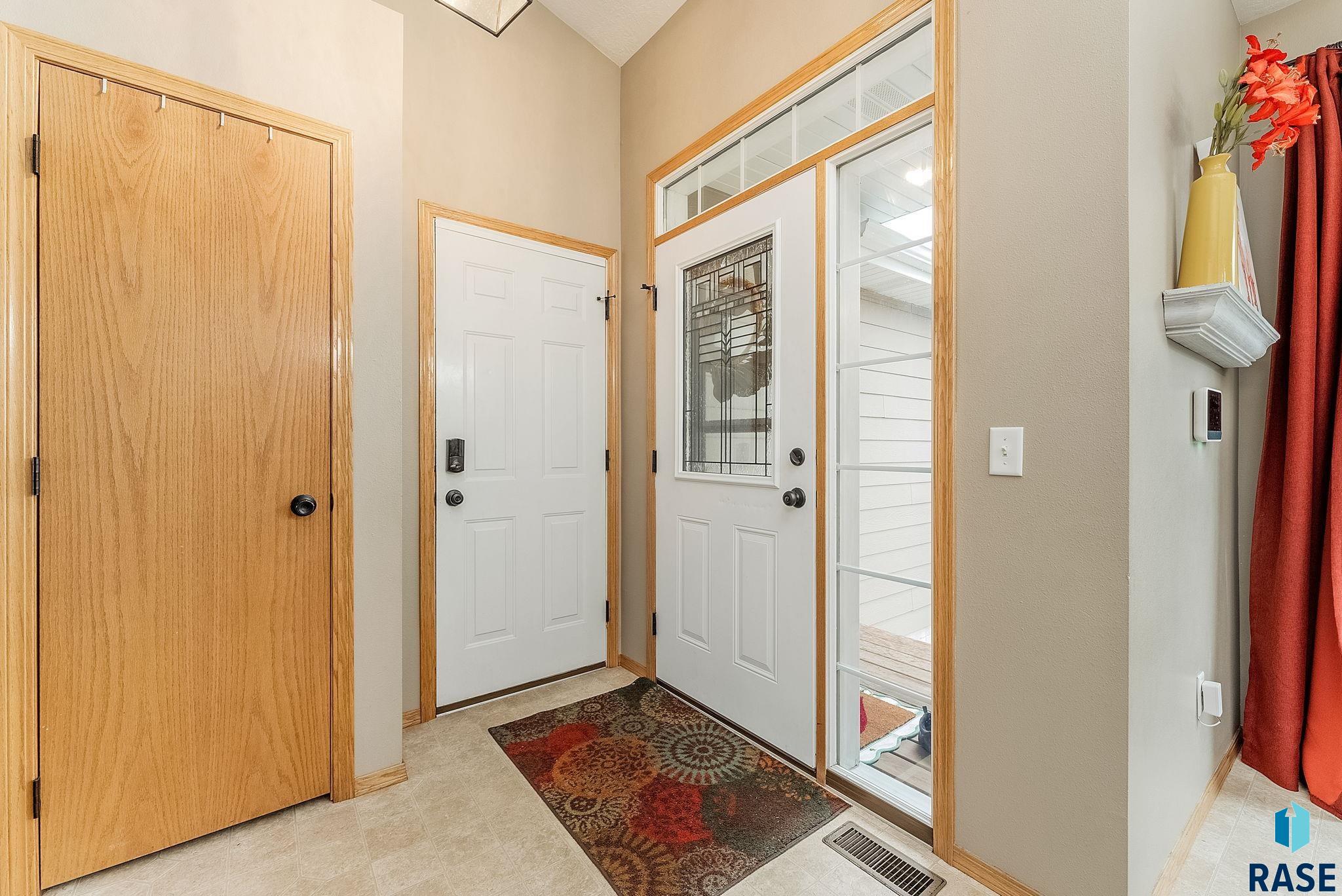 5102 S Carrick Ave Avenue, Sioux Falls, New Jersey image 8