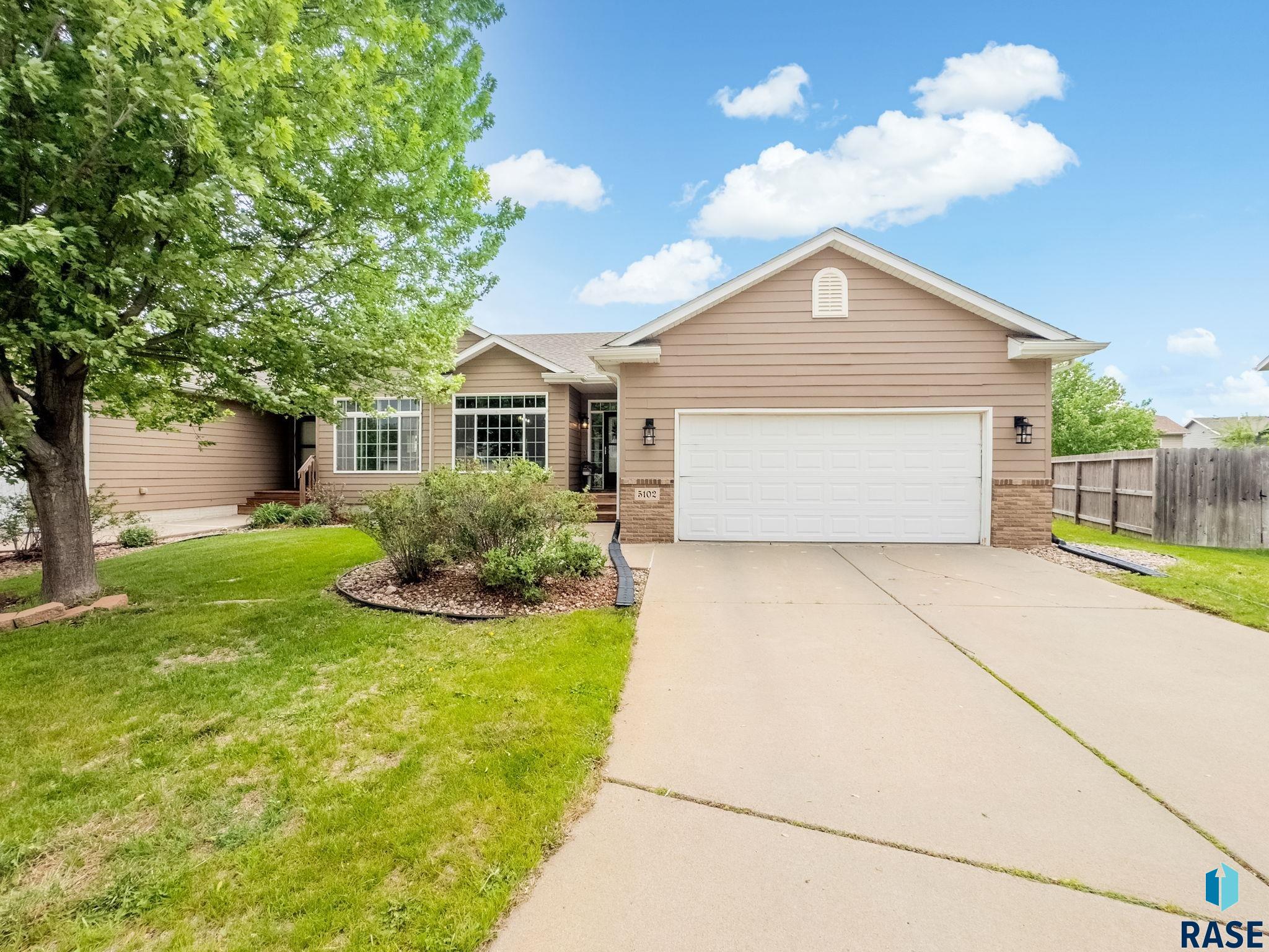 5102 S Carrick Ave Avenue, Sioux Falls, New Jersey image 1