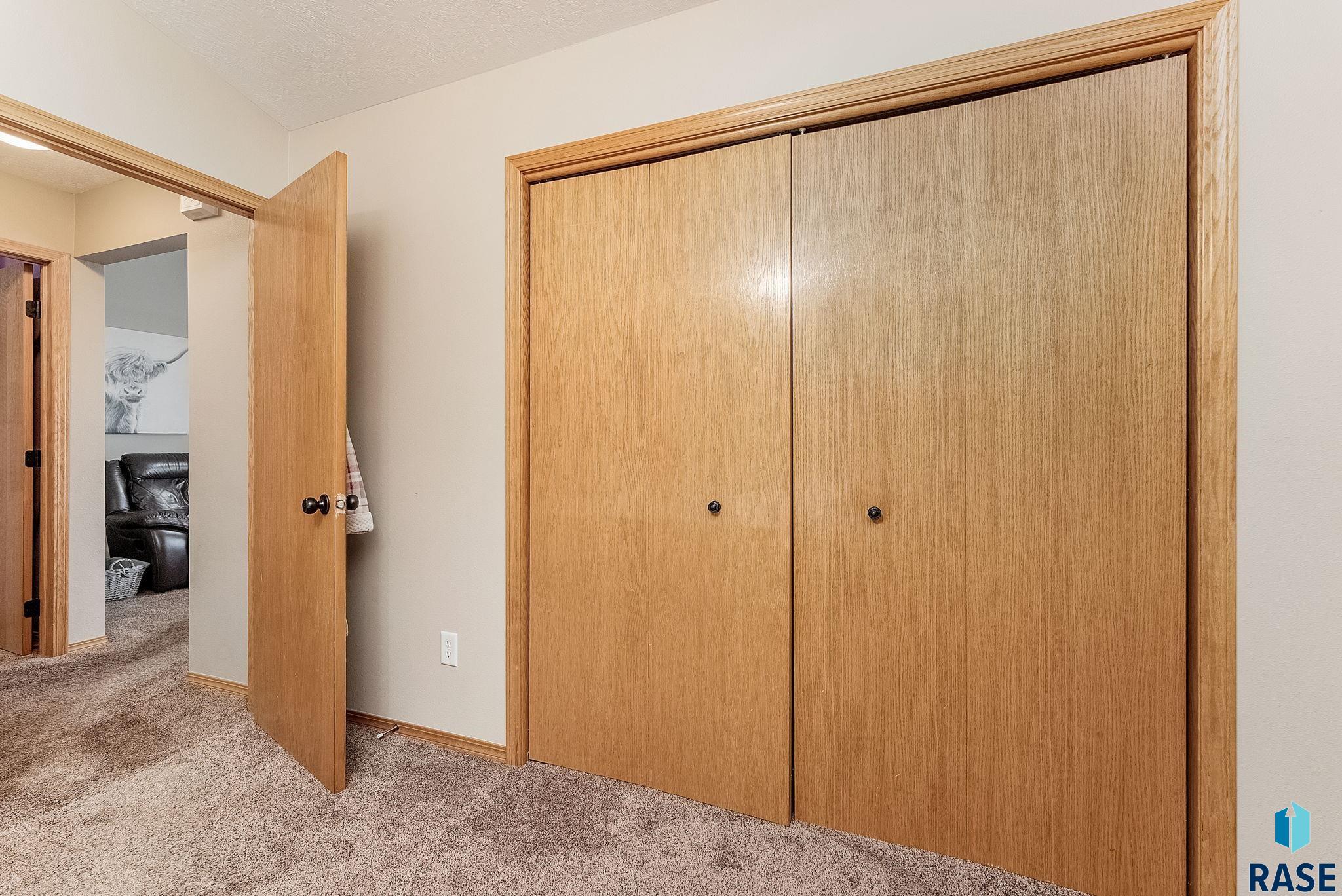 5102 S Carrick Ave Avenue, Sioux Falls, New Jersey image 16