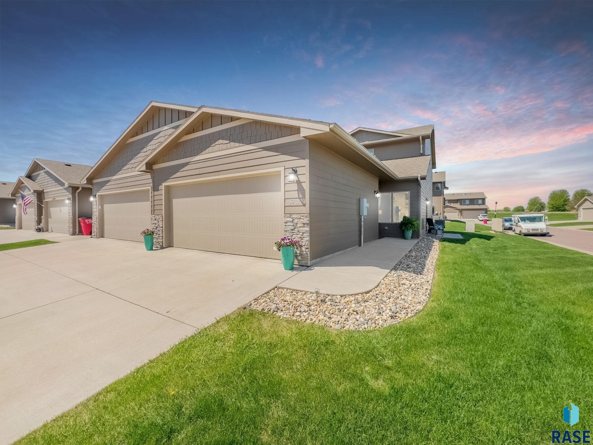 5701 S Bounty Pl Place, Sioux Falls, South Dakota image 1