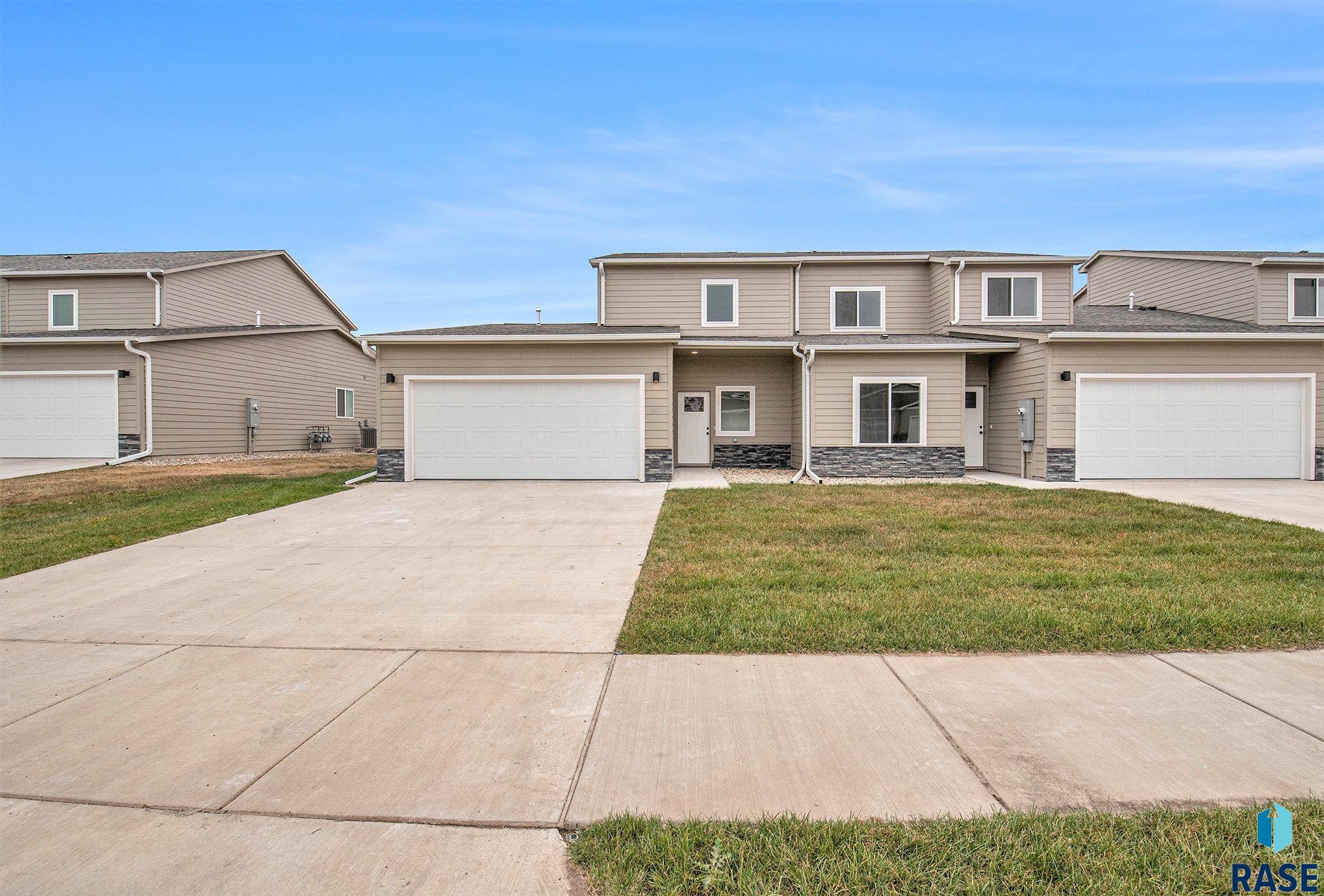 5500 S Huntwood Ave Avenue, Sioux Falls, South Dakota image 2