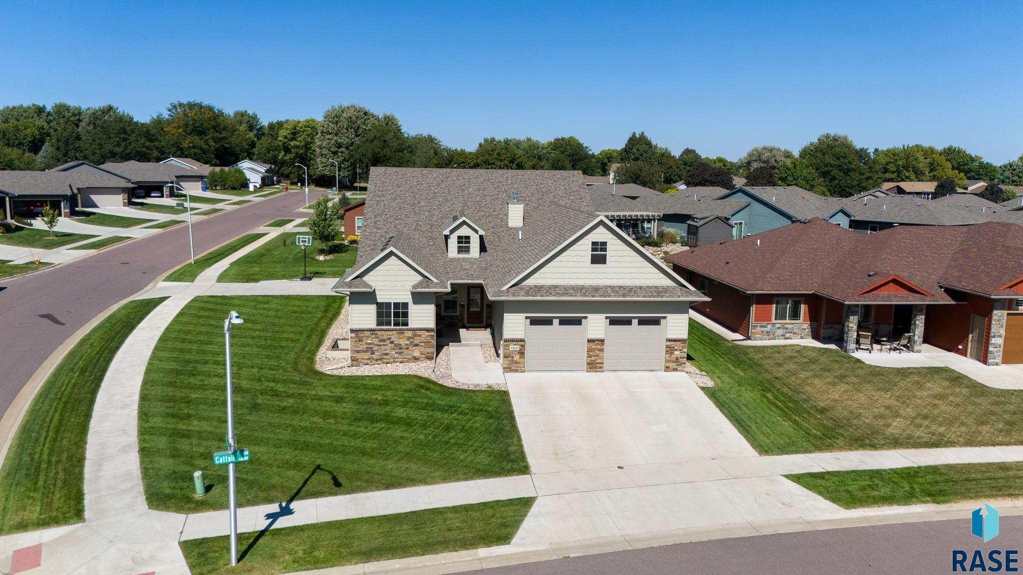 Sioux Falls, South Dakota 57110, United States, 5 Bedrooms Bedrooms, ,3 BathroomsBathrooms,Residential,Active,99050