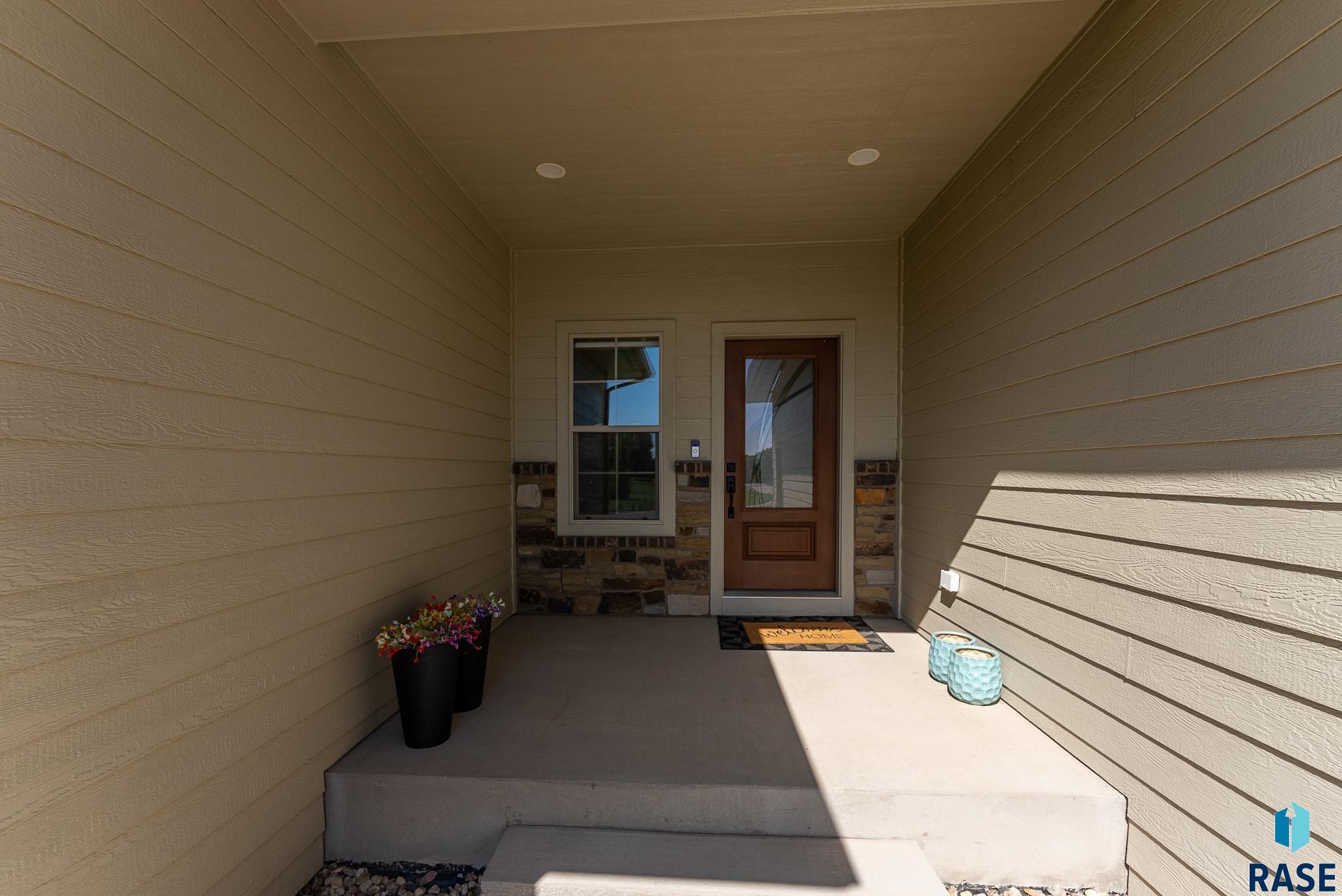 Sioux Falls, South Dakota 57110, United States, 5 Bedrooms Bedrooms, ,3 BathroomsBathrooms,Residential,Active,99050