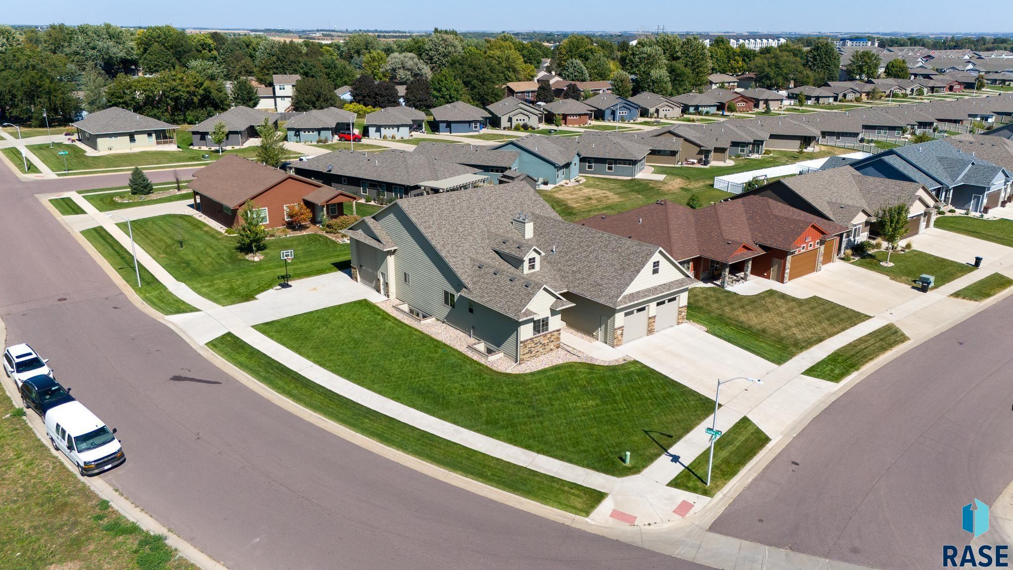 Sioux Falls, South Dakota 57110, United States, 5 Bedrooms Bedrooms, ,3 BathroomsBathrooms,Residential,Active,99050