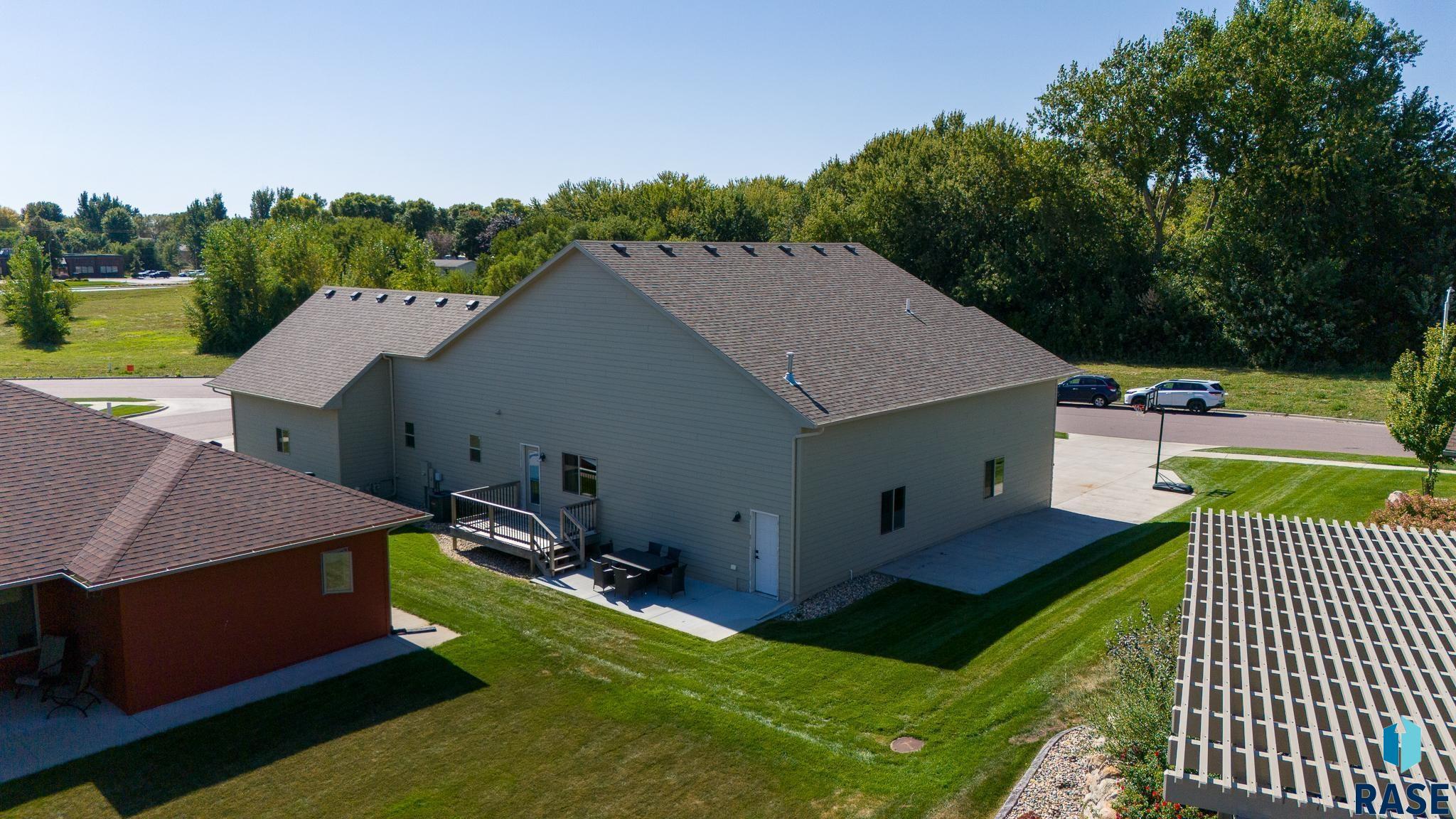 Sioux Falls, South Dakota 57110, United States, 5 Bedrooms Bedrooms, ,3 BathroomsBathrooms,Residential,Active,99050