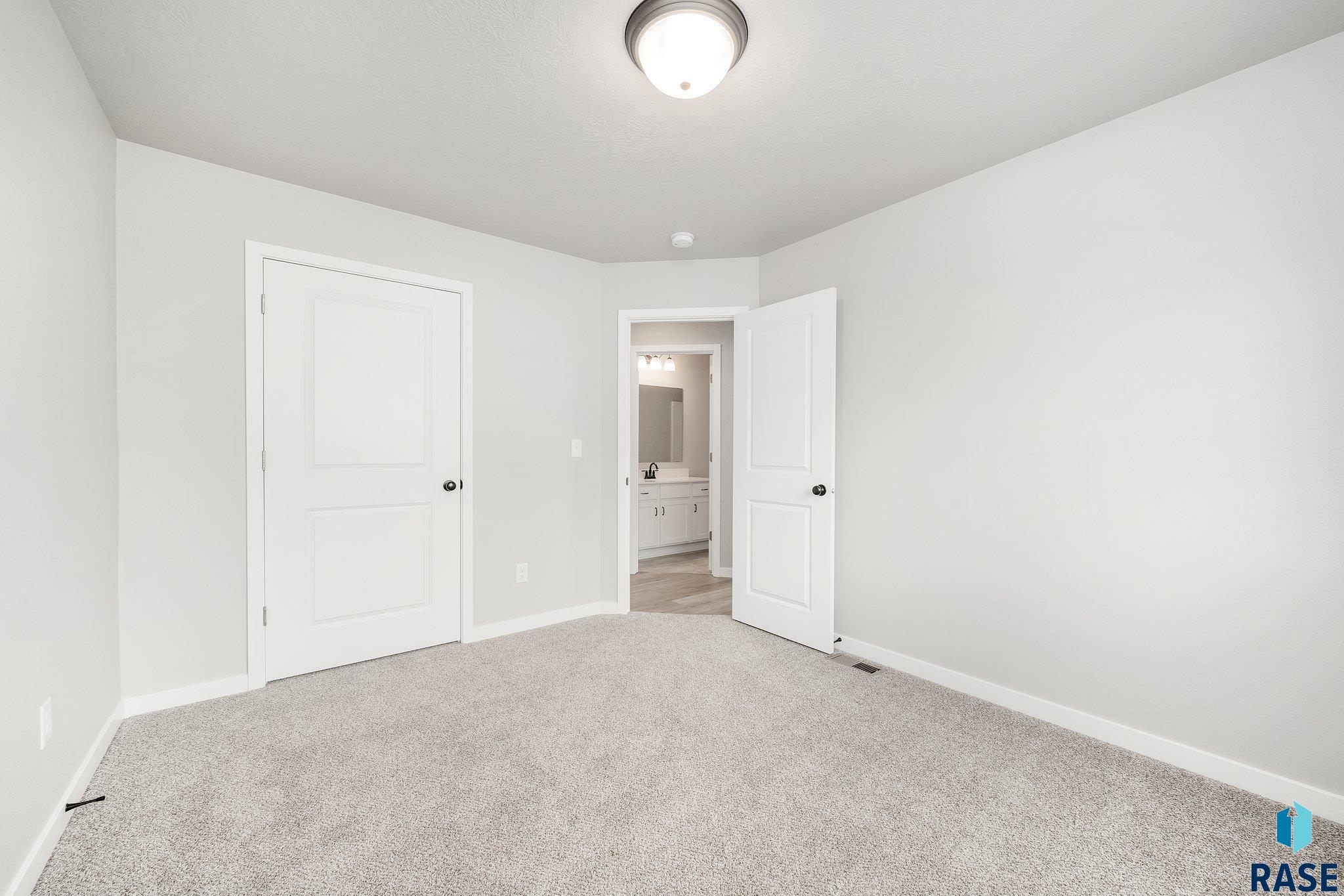 711 Estate St Street, Harrisburg, New Jersey image 22