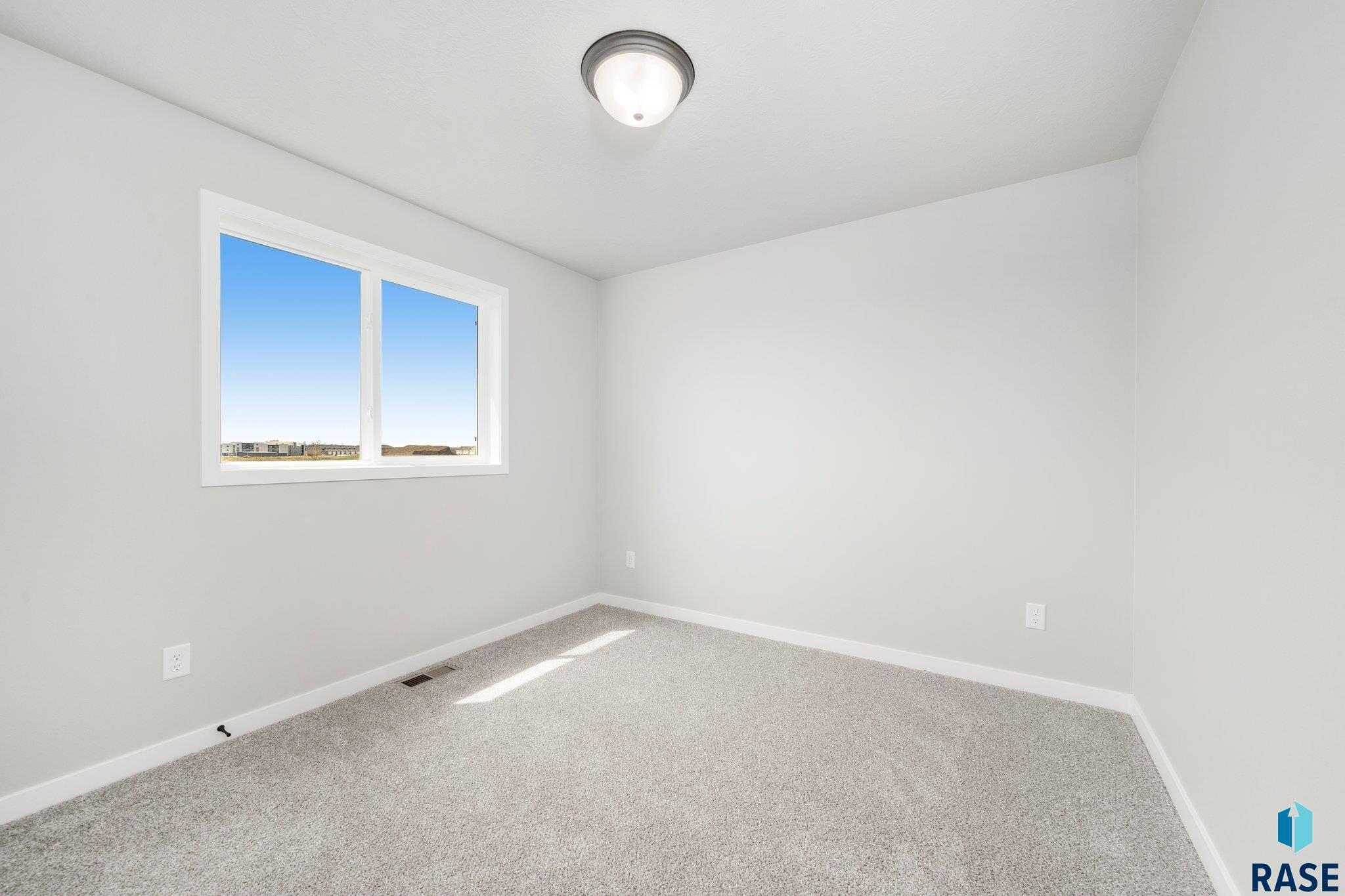 711 Estate St Street, Harrisburg, New Jersey image 19