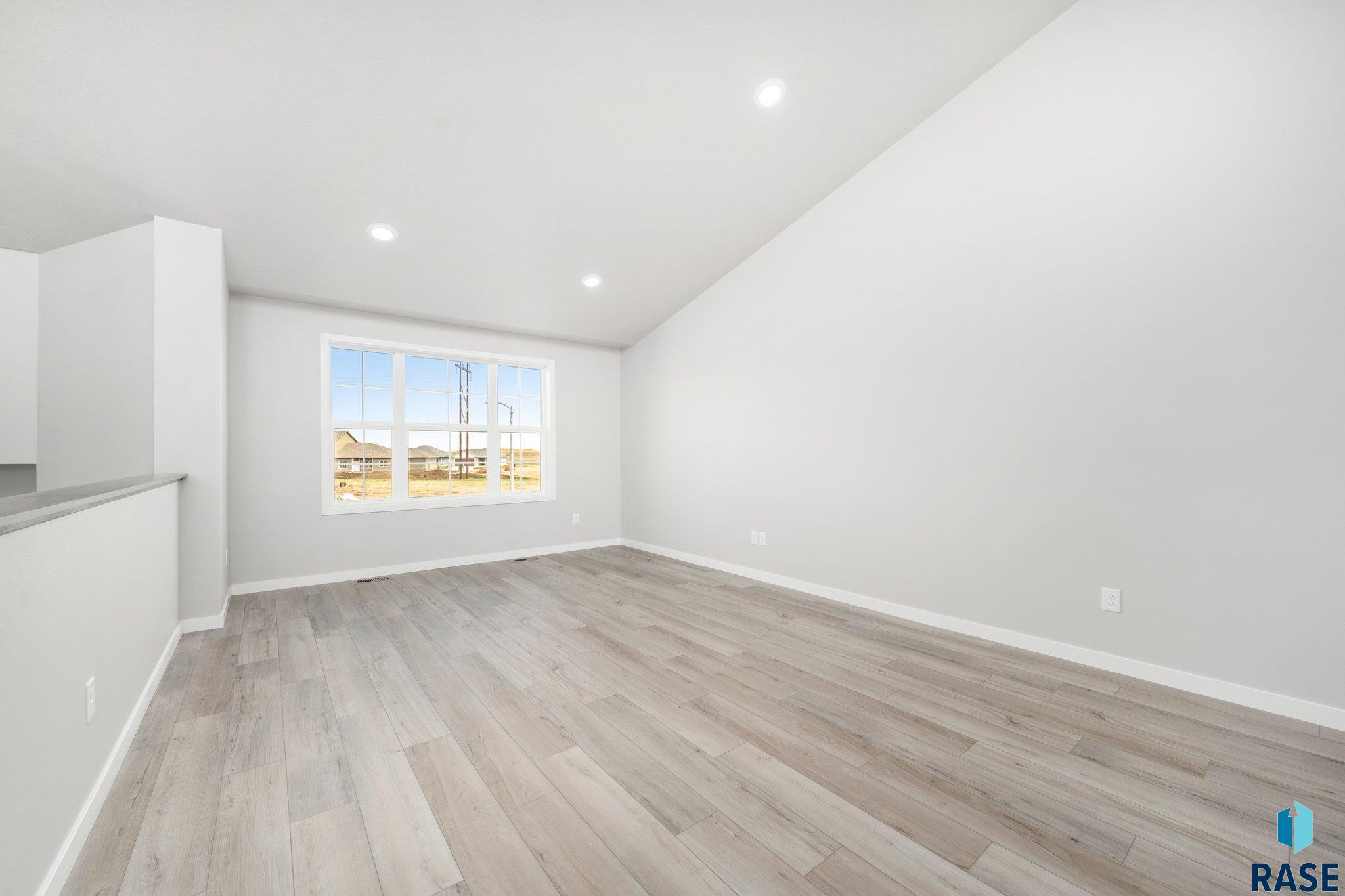 711 Estate St Street, Harrisburg, New Jersey image 8