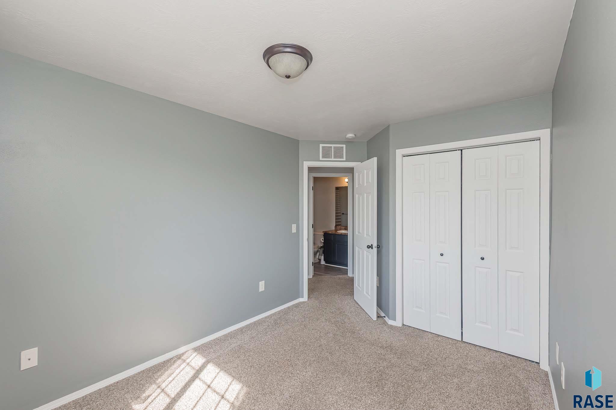 6501 S Santa Rosa Pl Place, Sioux Falls, New Jersey image 22