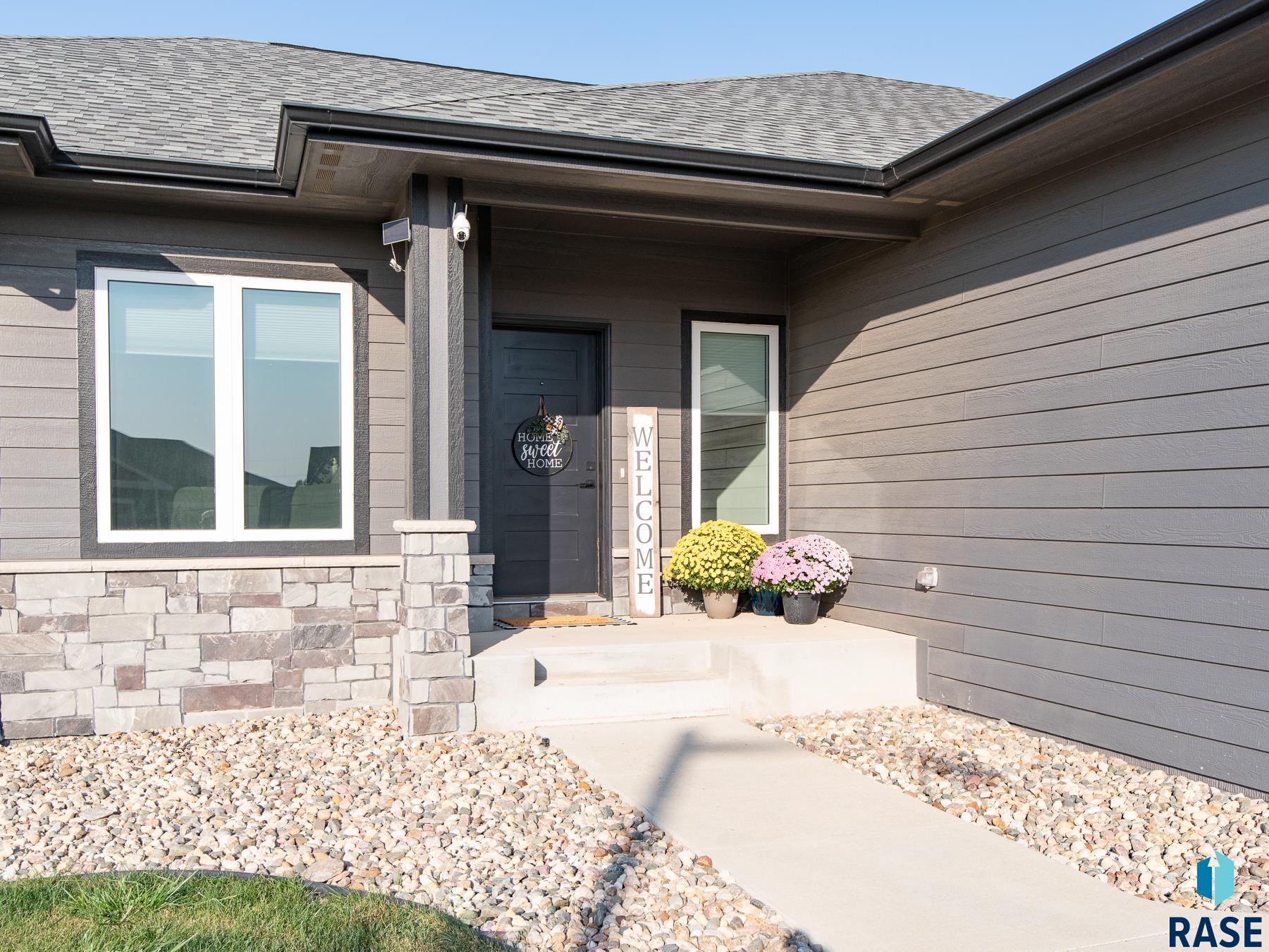 4341 N Knob Hill Ct Court, Sioux Falls, South Dakota image 2