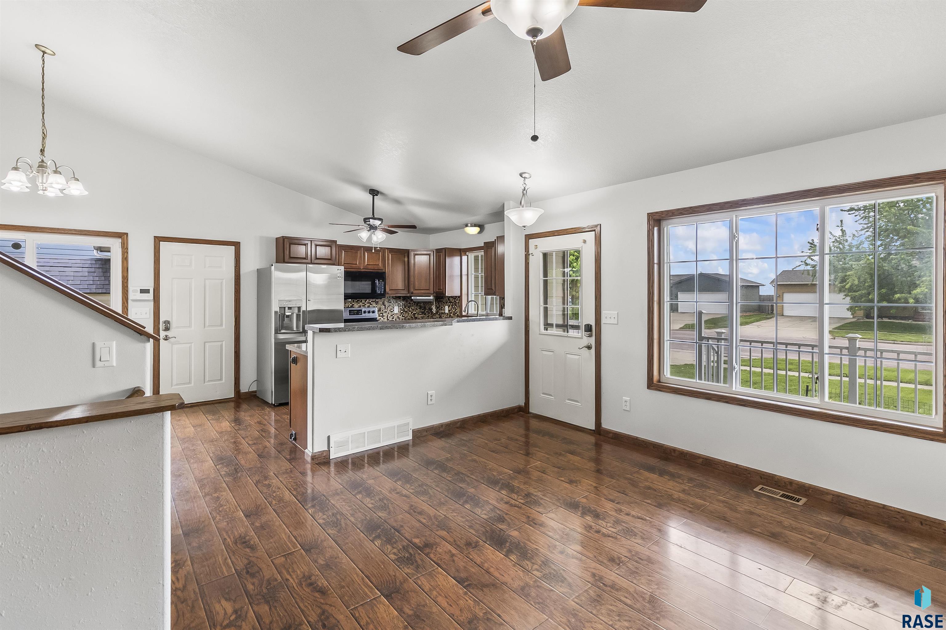 3916 W 93rd St Street, Sioux Falls, South Dakota image 2