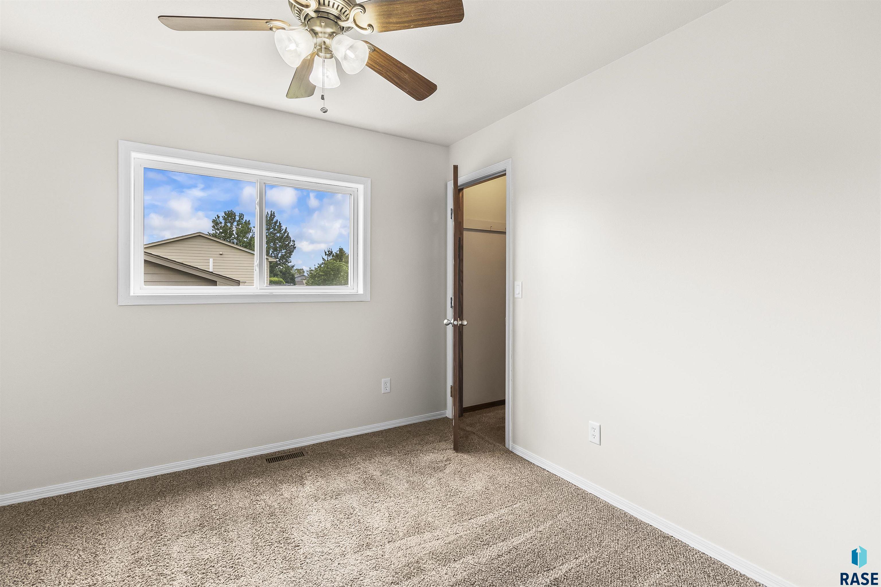 3916 W 93rd St Street, Sioux Falls, South Dakota image 8
