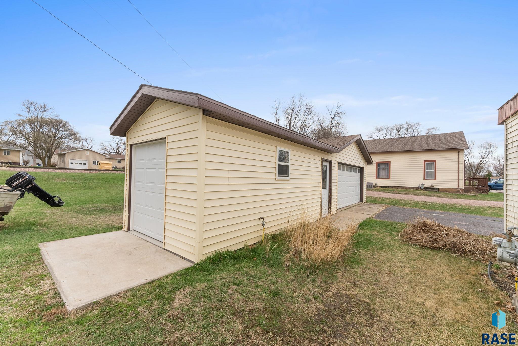 710 E 4th St Street, Dell Rapids, New Jersey image 2