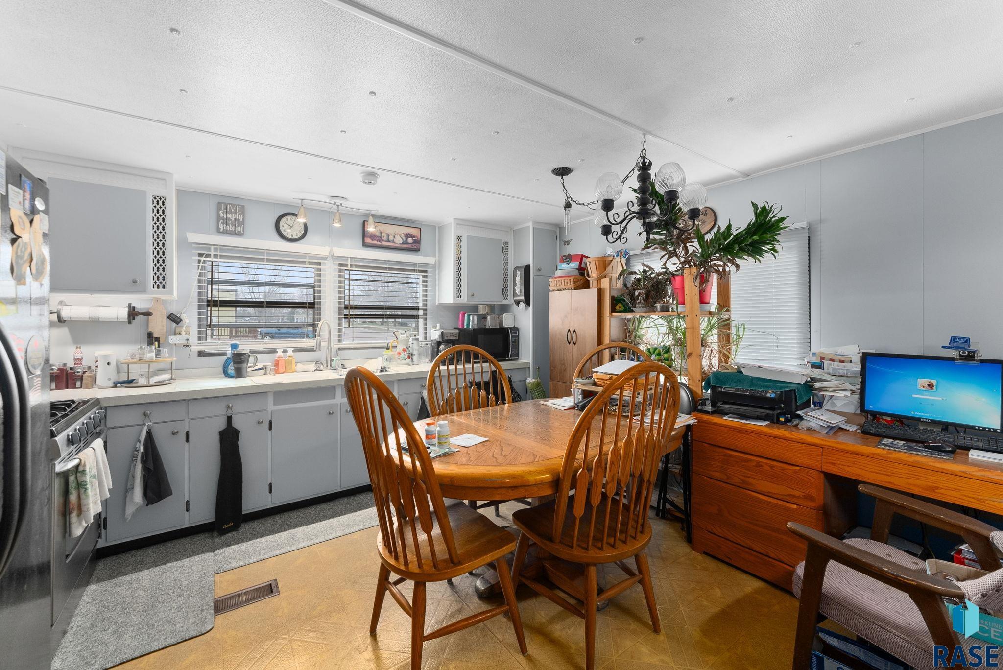 710 E 4th St Street, Dell Rapids, New Jersey image 8