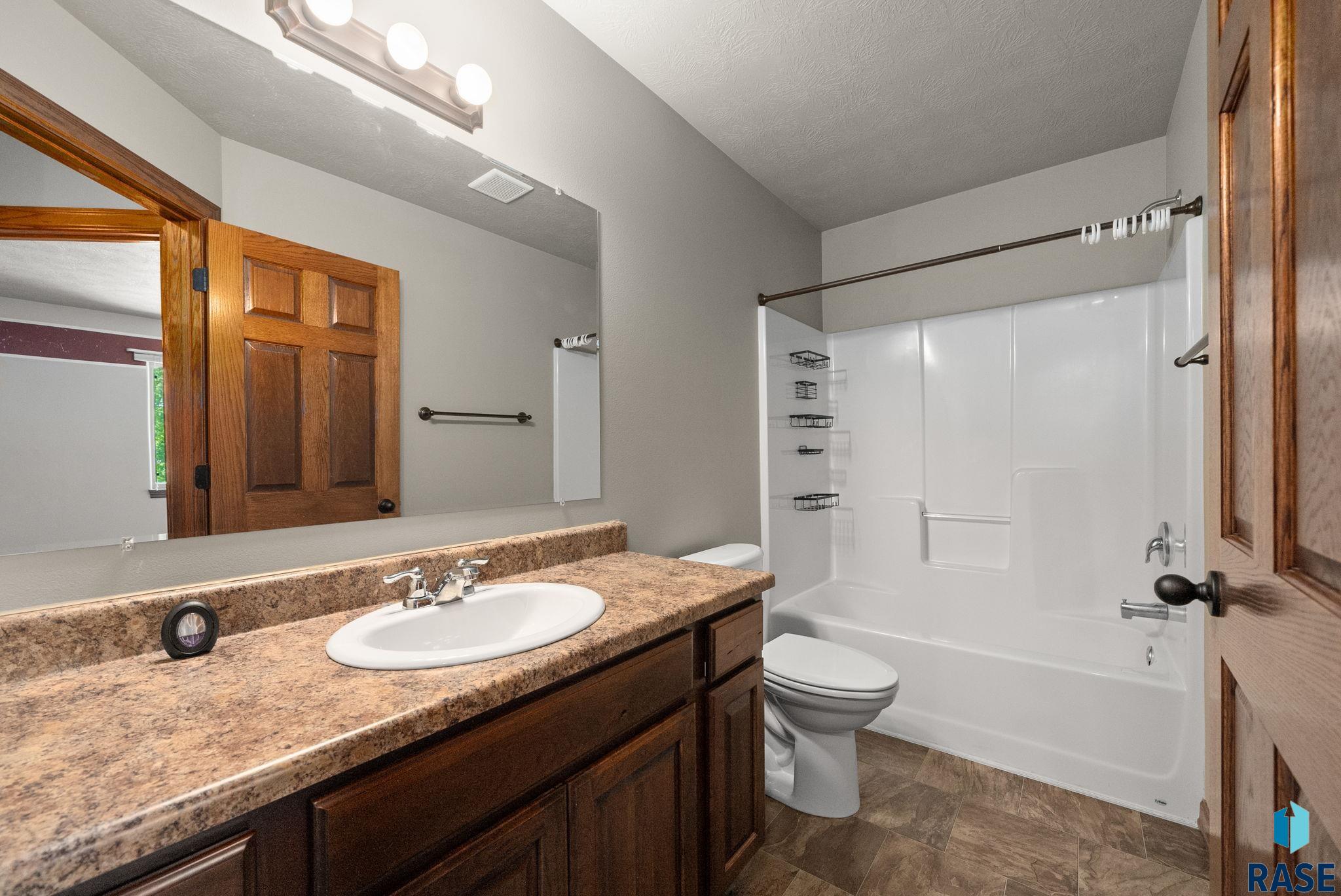 4304 W Shipton St Street, Sioux Falls, South Dakota image 15