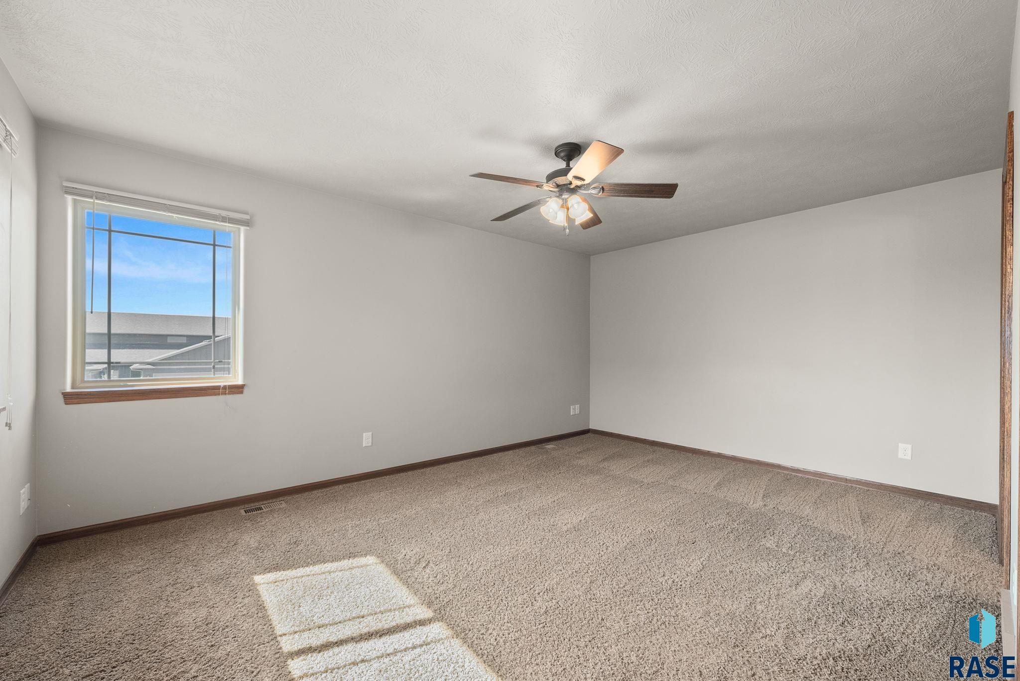 4304 W Shipton St Street, Sioux Falls, South Dakota image 8