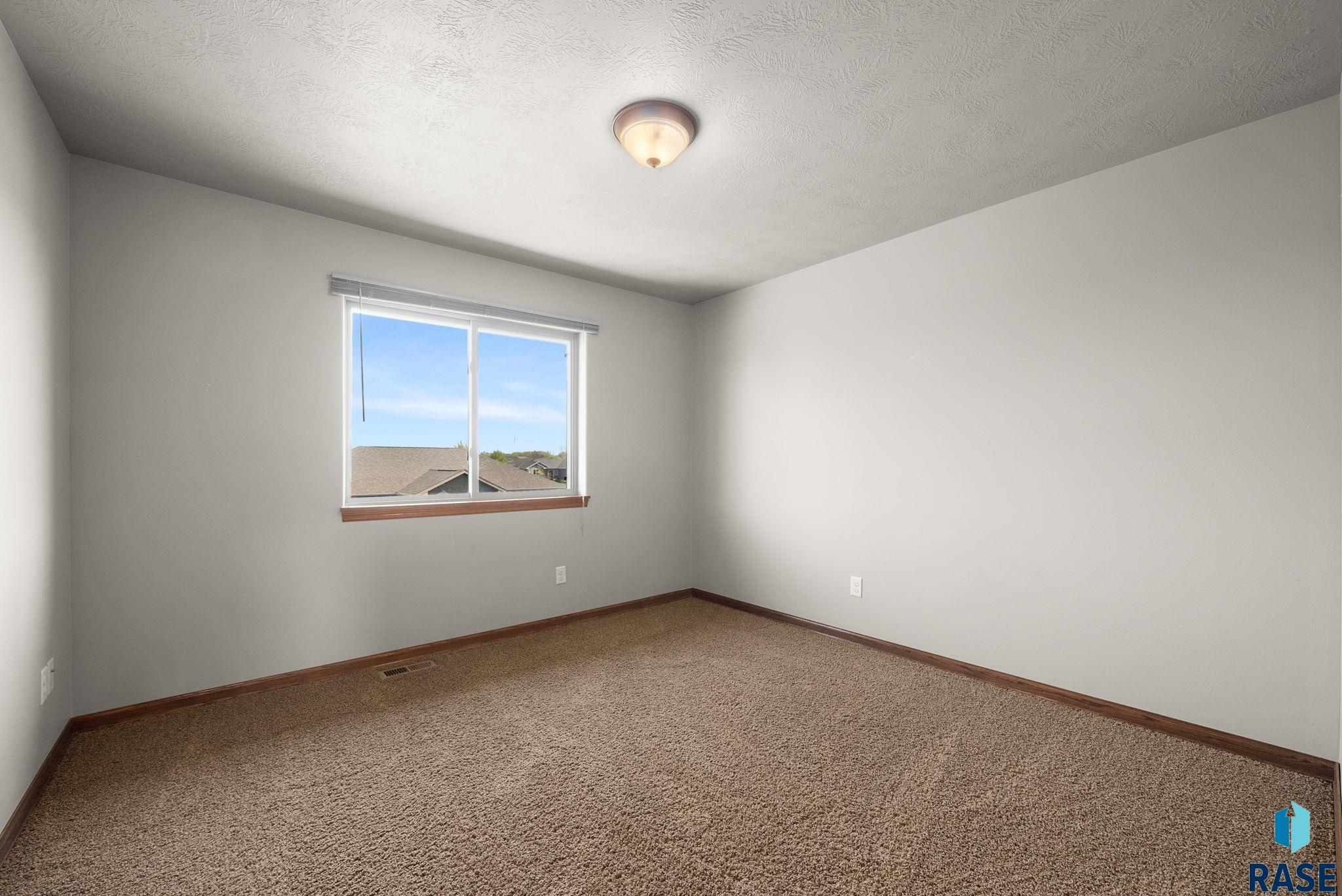 4304 W Shipton St Street, Sioux Falls, South Dakota image 11
