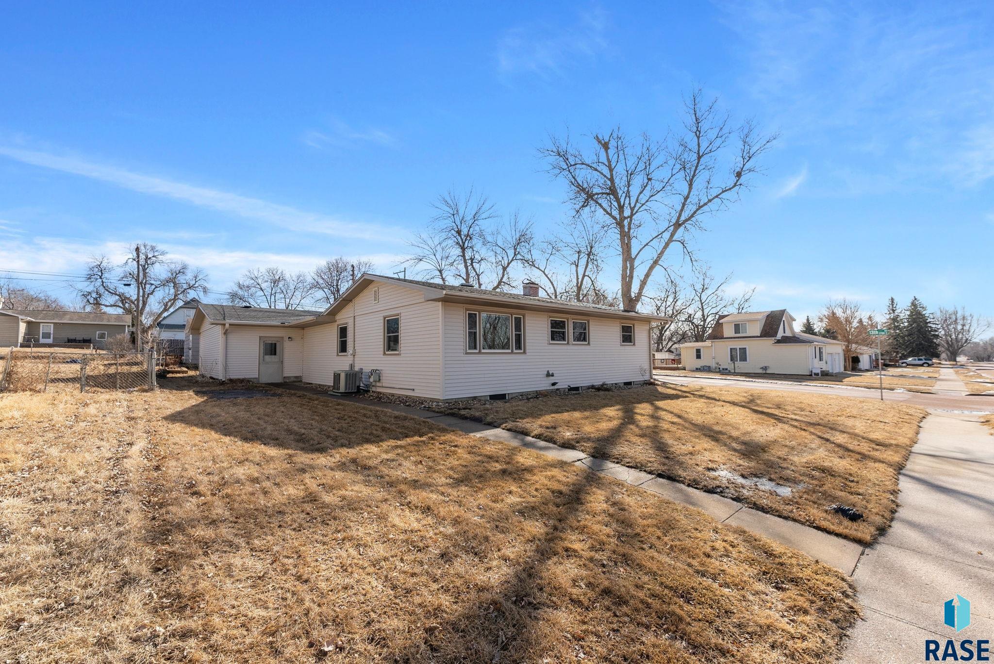 2700 E 13th St Street, Sioux Falls, South Dakota image 3