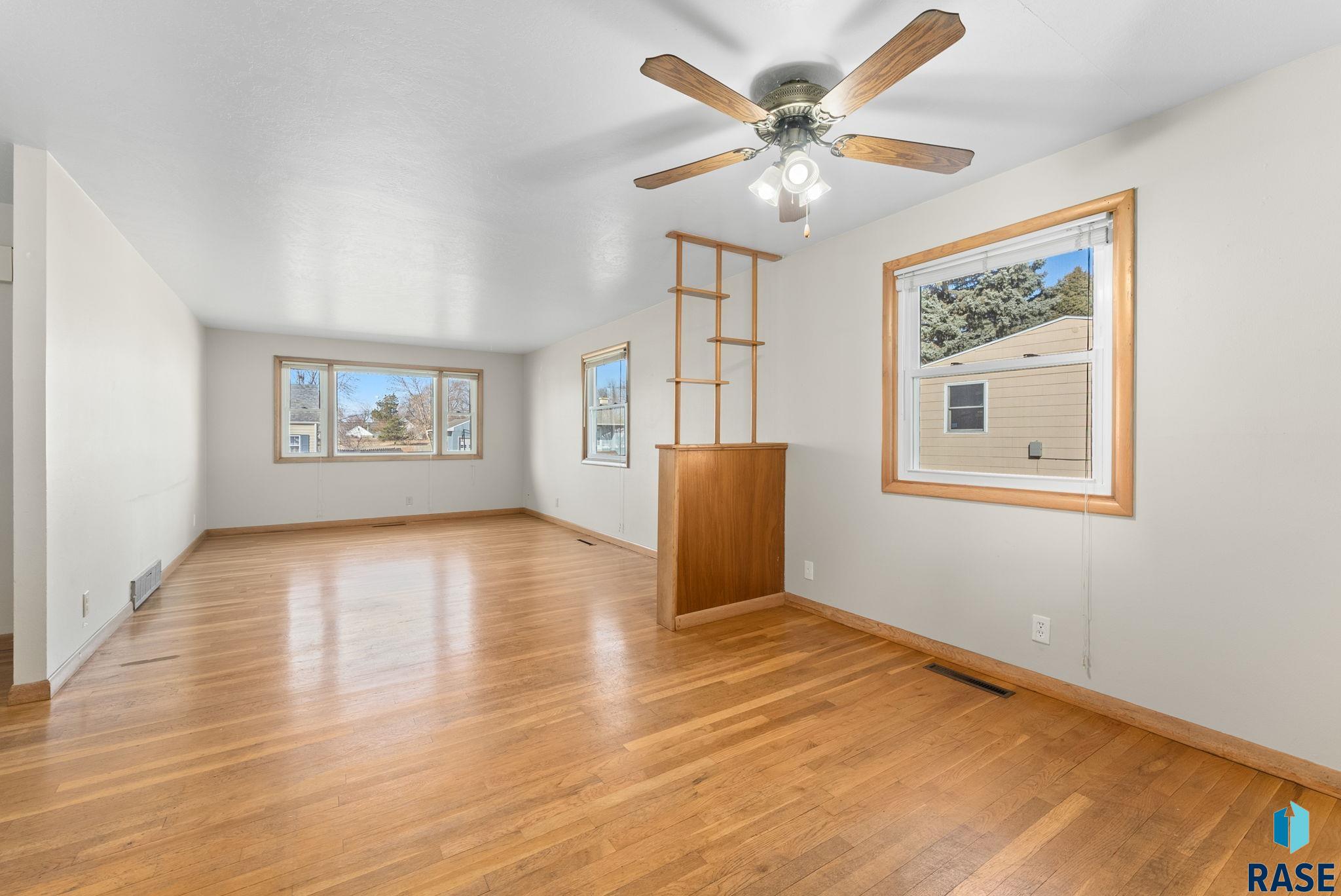 2700 E 13th St Street, Sioux Falls, South Dakota image 6