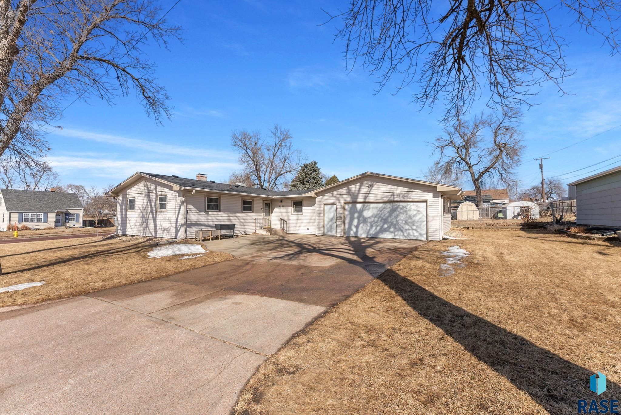 2700 E 13th St Street, Sioux Falls, South Dakota image 2