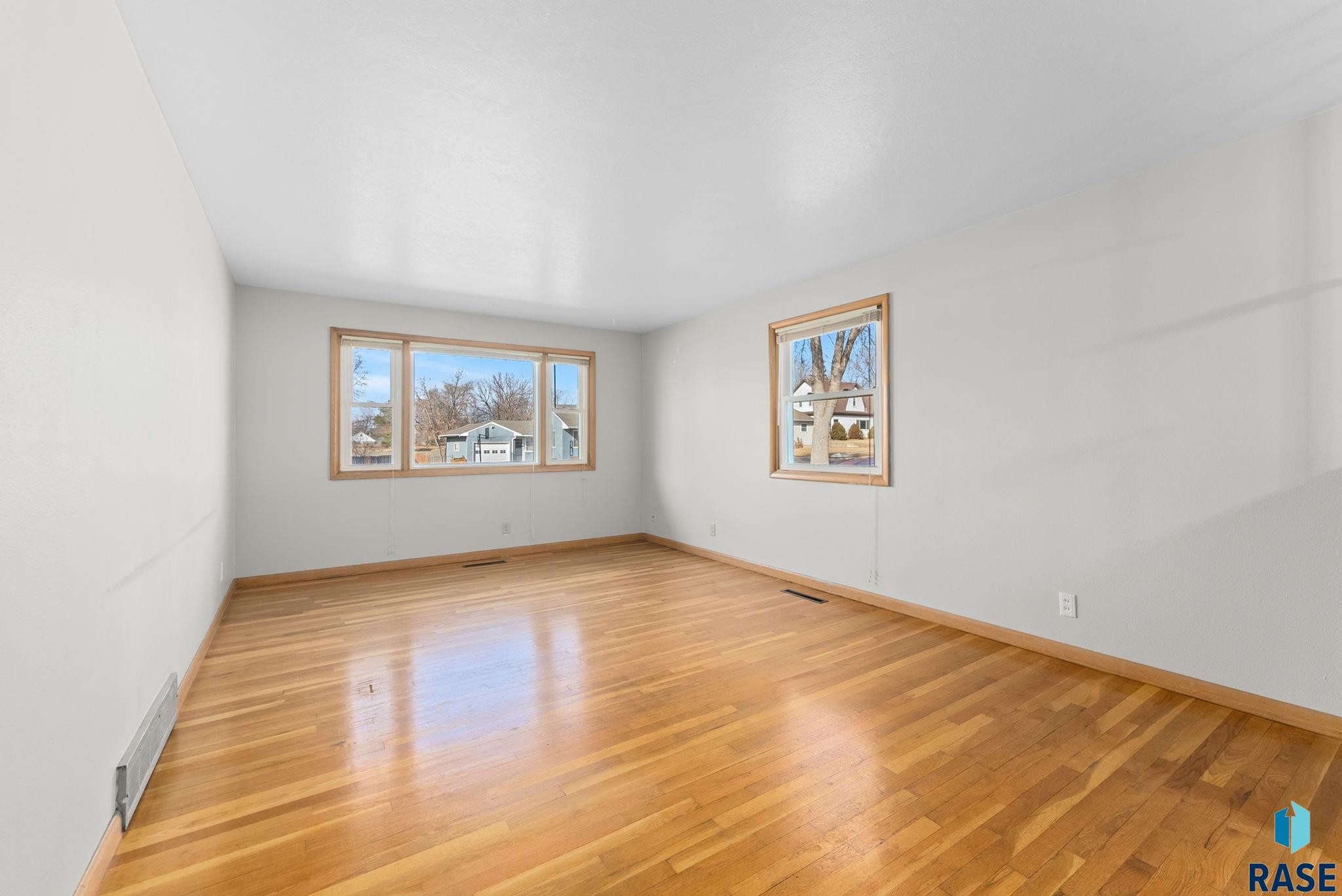 2700 E 13th St Street, Sioux Falls, South Dakota image 12