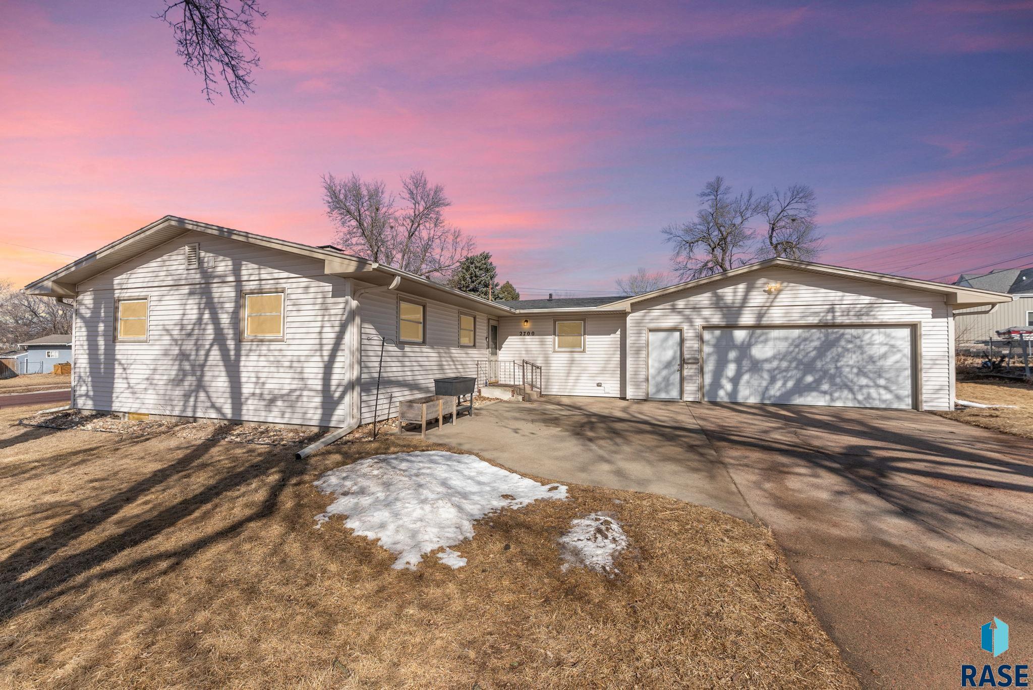 2700 E 13th St Street, Sioux Falls, South Dakota image 1