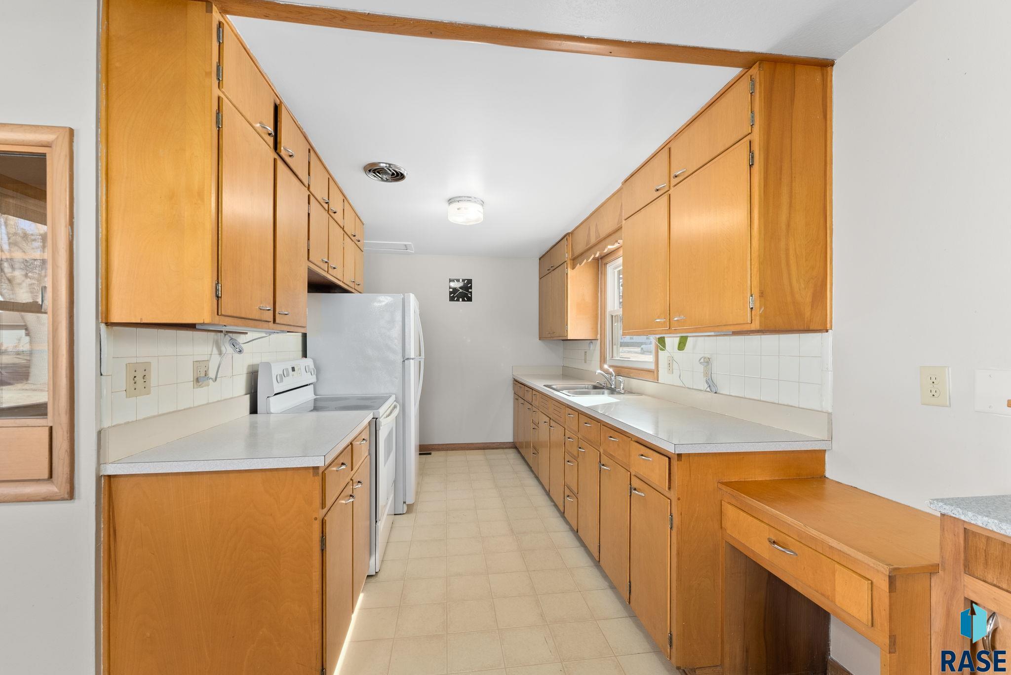 2700 E 13th St Street, Sioux Falls, South Dakota image 9