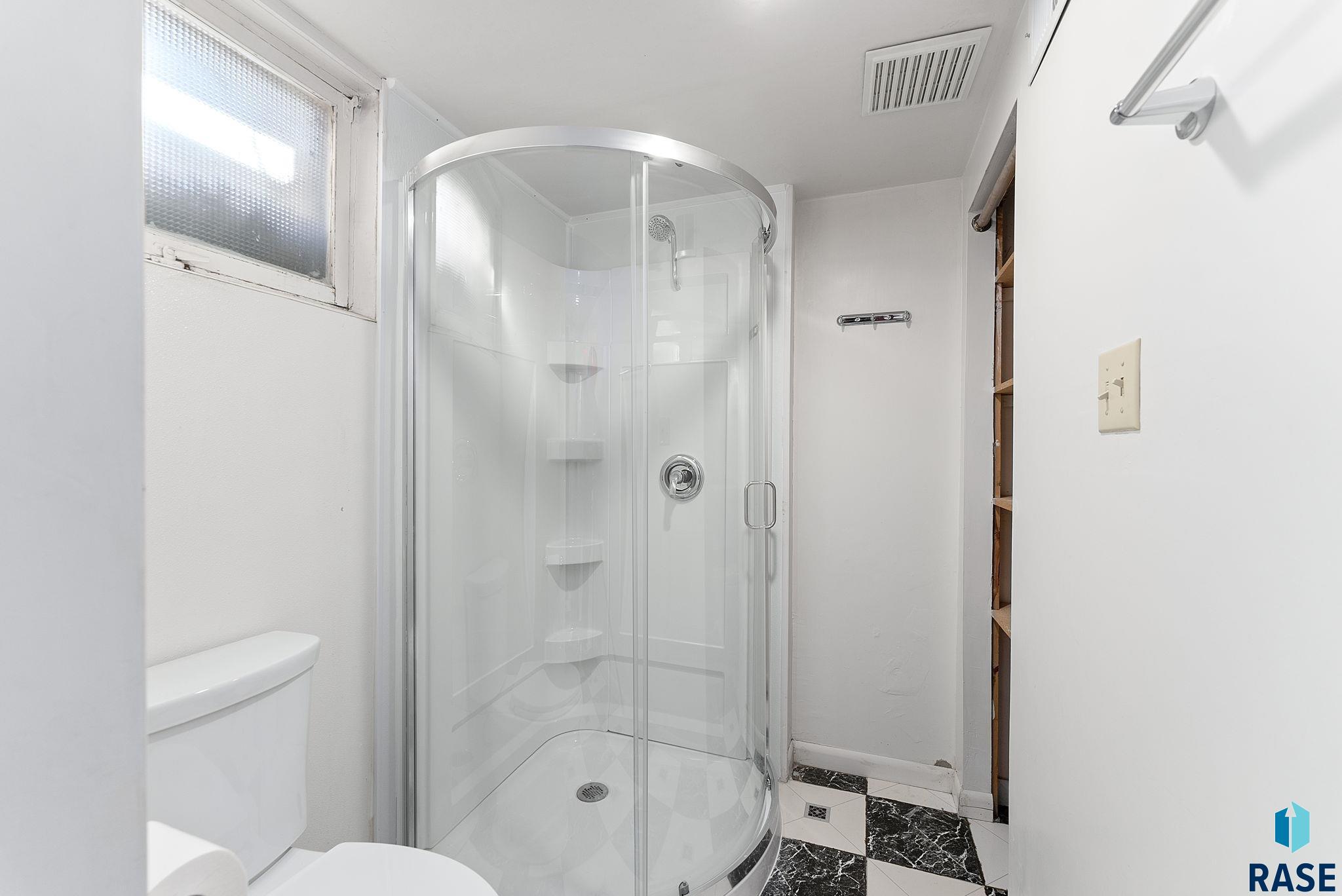 2700 E 13th St Street, Sioux Falls, South Dakota image 23