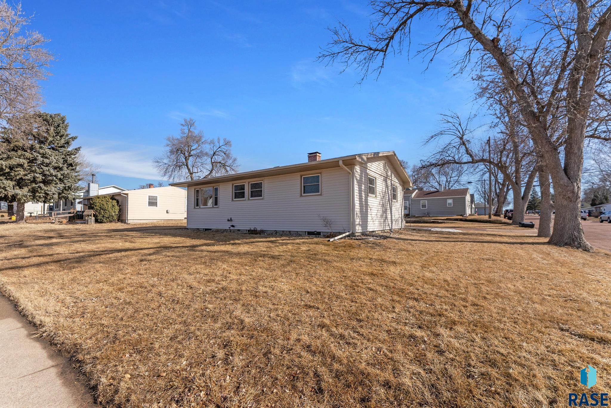 2700 E 13th St Street, Sioux Falls, South Dakota image 4