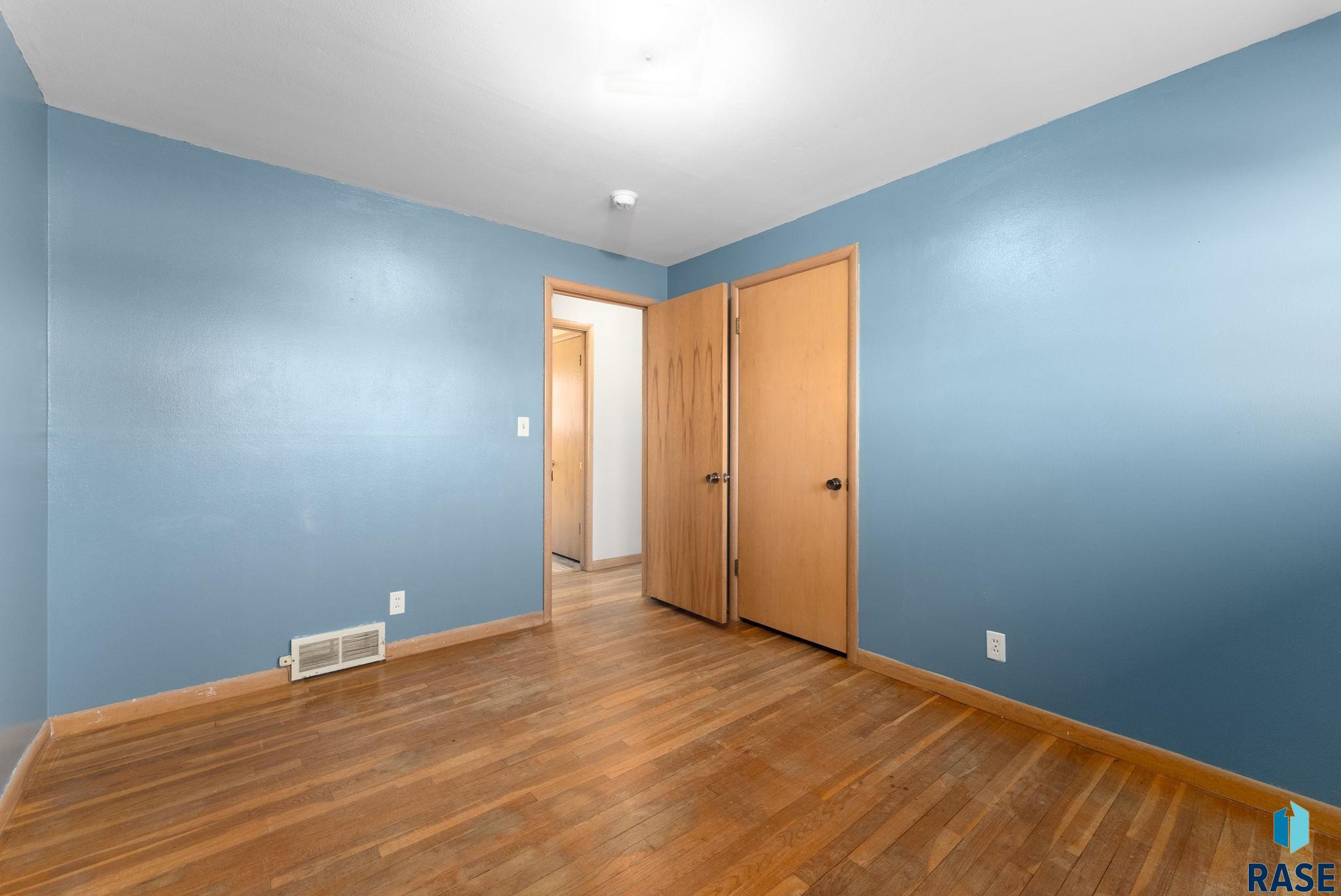2700 E 13th St Street, Sioux Falls, South Dakota image 16