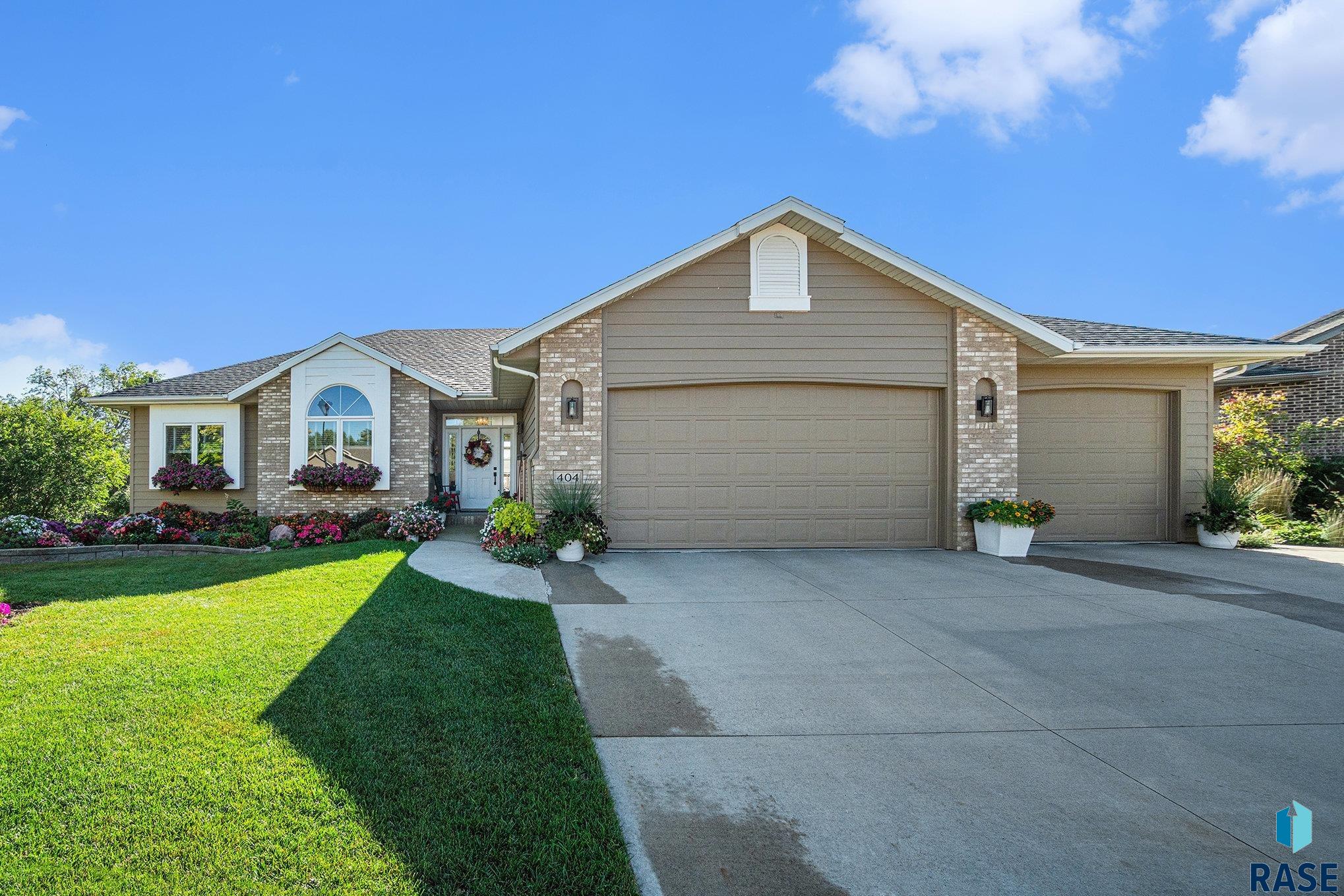 404 N Riverwood Cir Circle, Brandon, South Dakota image 4