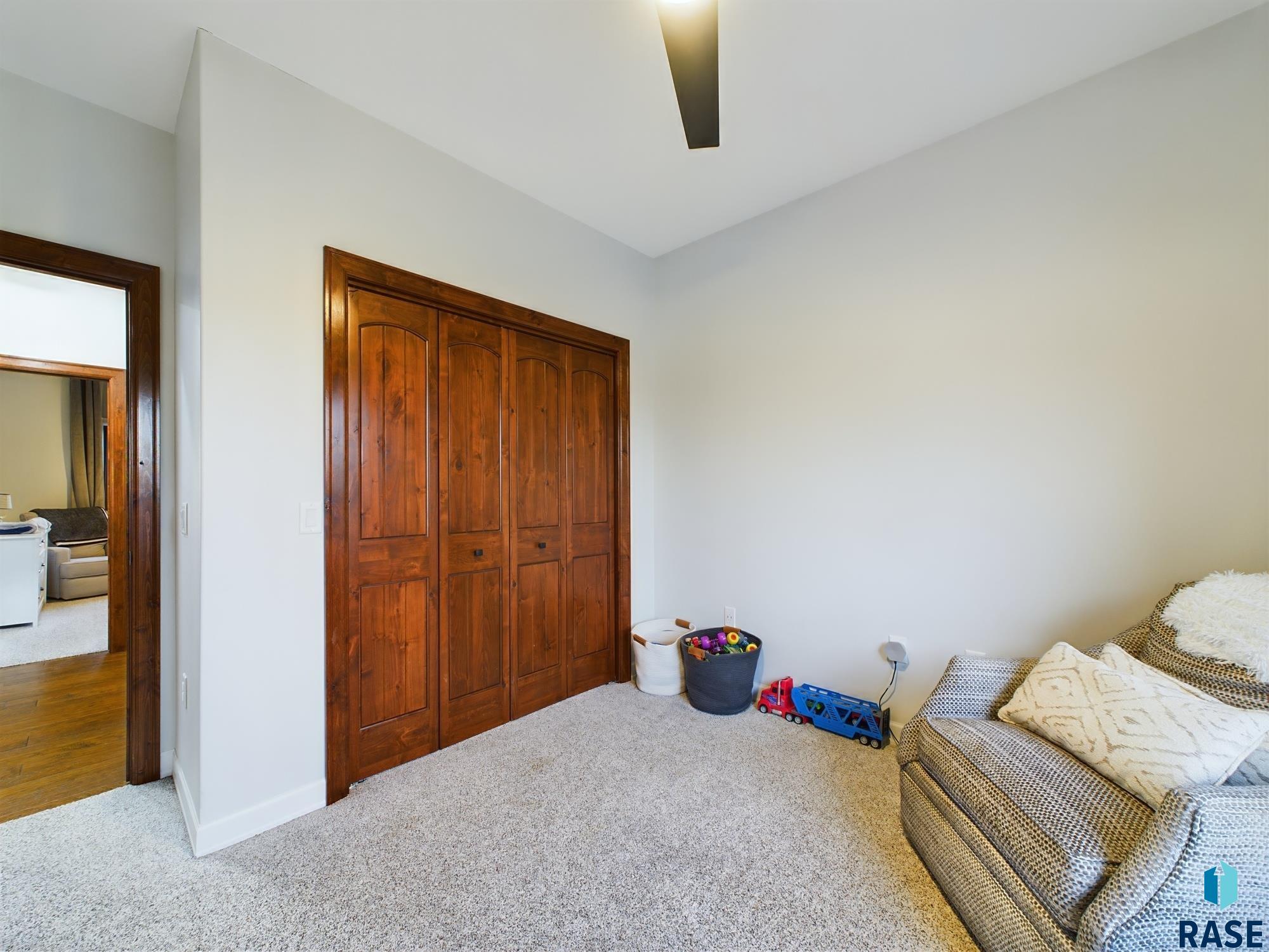 540 W Clara Cir Circle, Tea, New Jersey image 28