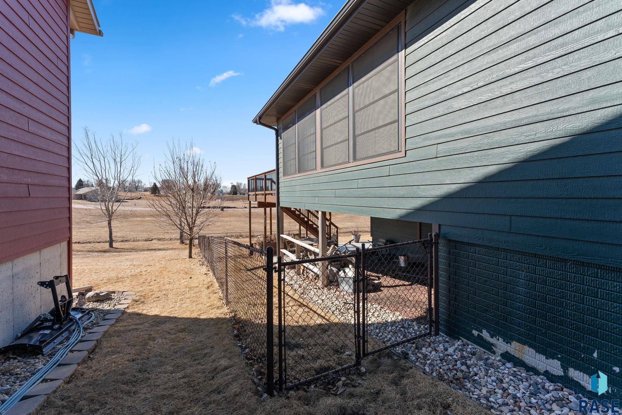 Baltic, South Dakota 57003, United States, 5 Bedrooms Bedrooms, ,3 BathroomsBathrooms,Residential,Active,104855