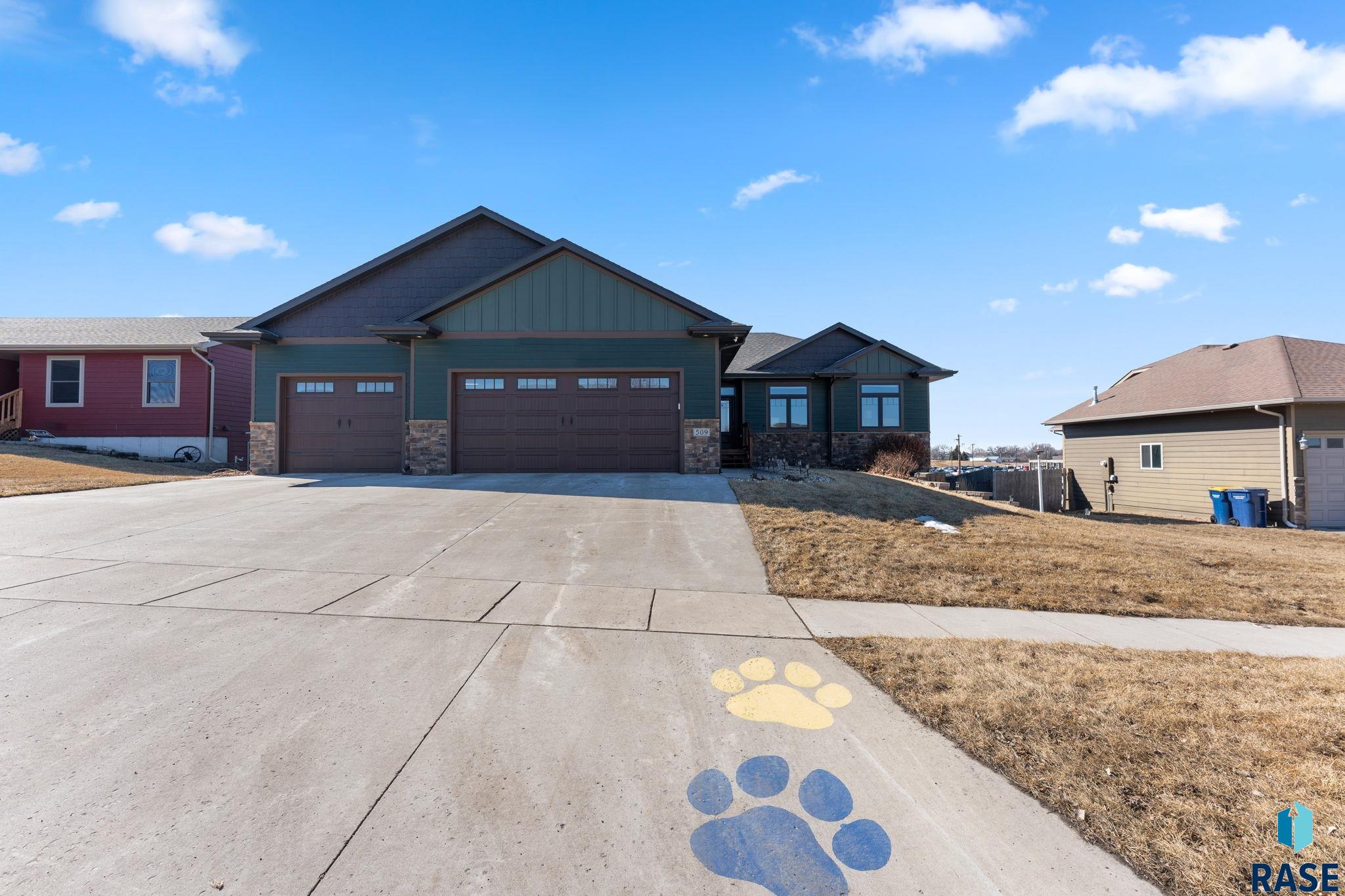 Baltic, South Dakota 57003, United States, 5 Bedrooms Bedrooms, ,3 BathroomsBathrooms,Residential,Active,104855