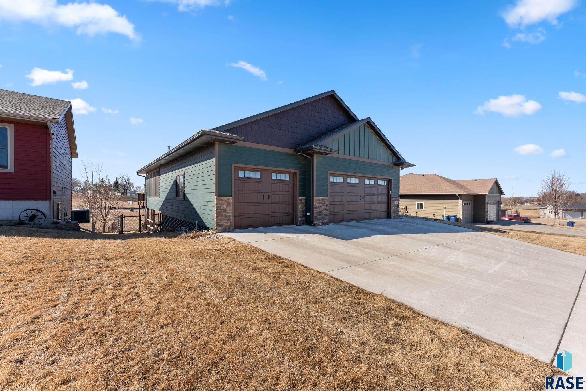 Baltic, South Dakota 57003, United States, 5 Bedrooms Bedrooms, ,3 BathroomsBathrooms,Residential,Active,104855