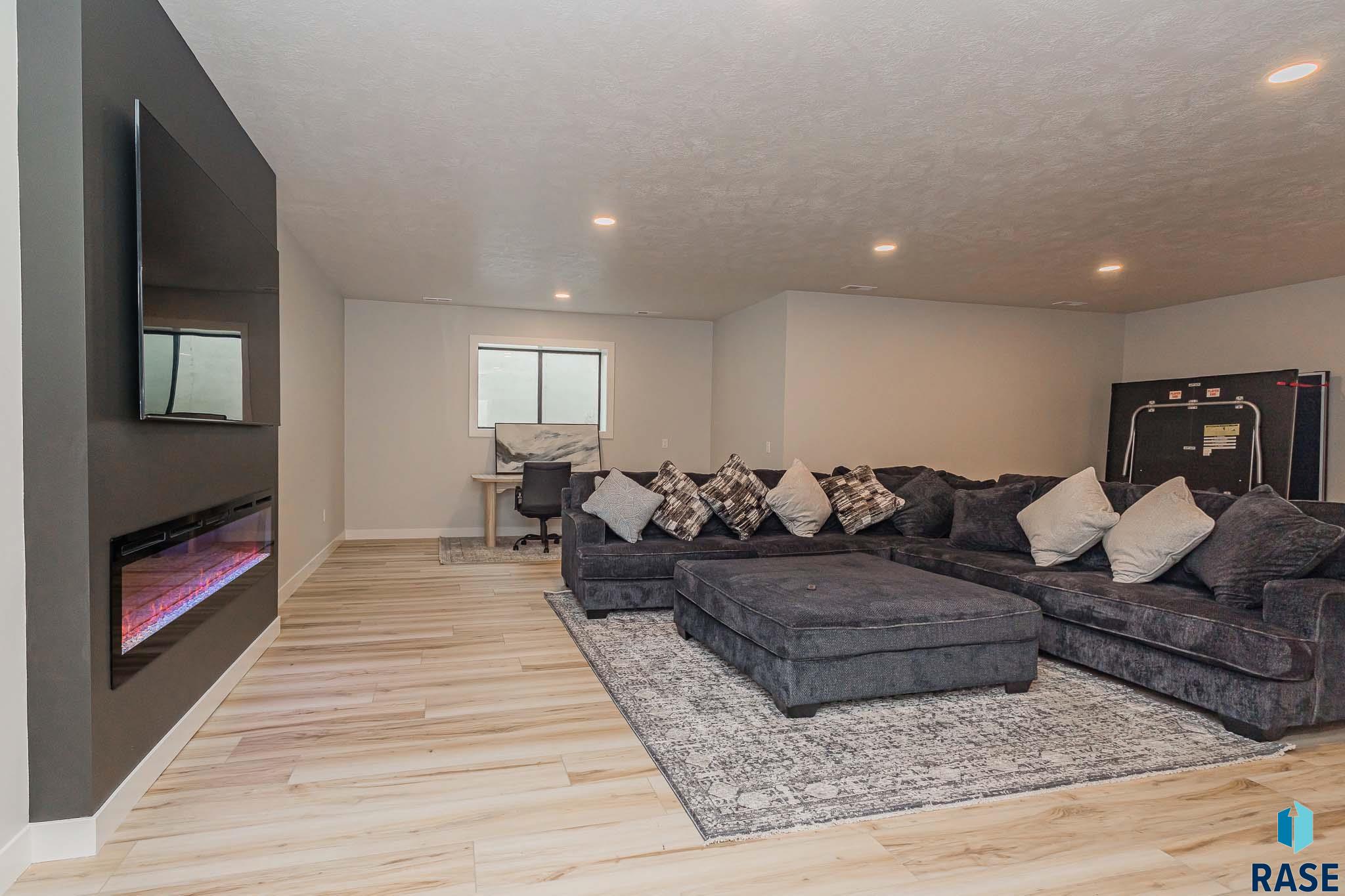 313 N Wildcat Dr Drive, Sioux Falls, South Dakota image 37