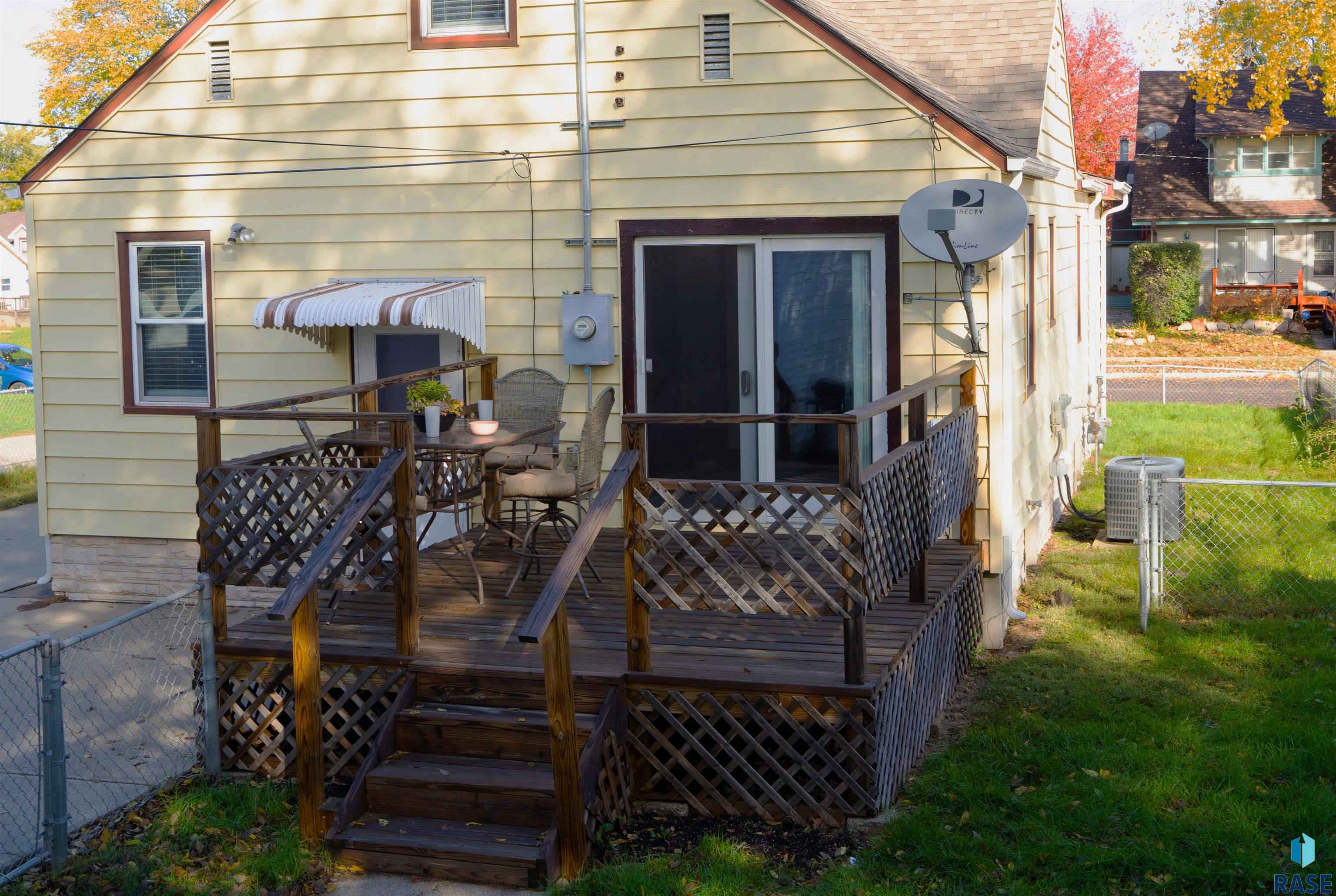 Sioux Falls, South Dakota 57103, United States, 3 Bedrooms Bedrooms, ,2 BathroomsBathrooms,Residential,Contingent,82001