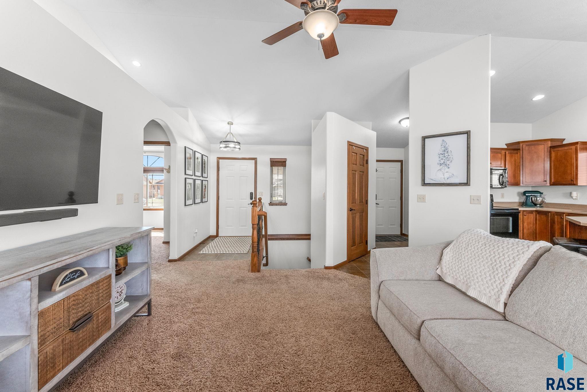 414 N Perry Ln Lane, Harrisburg, South Dakota image 6