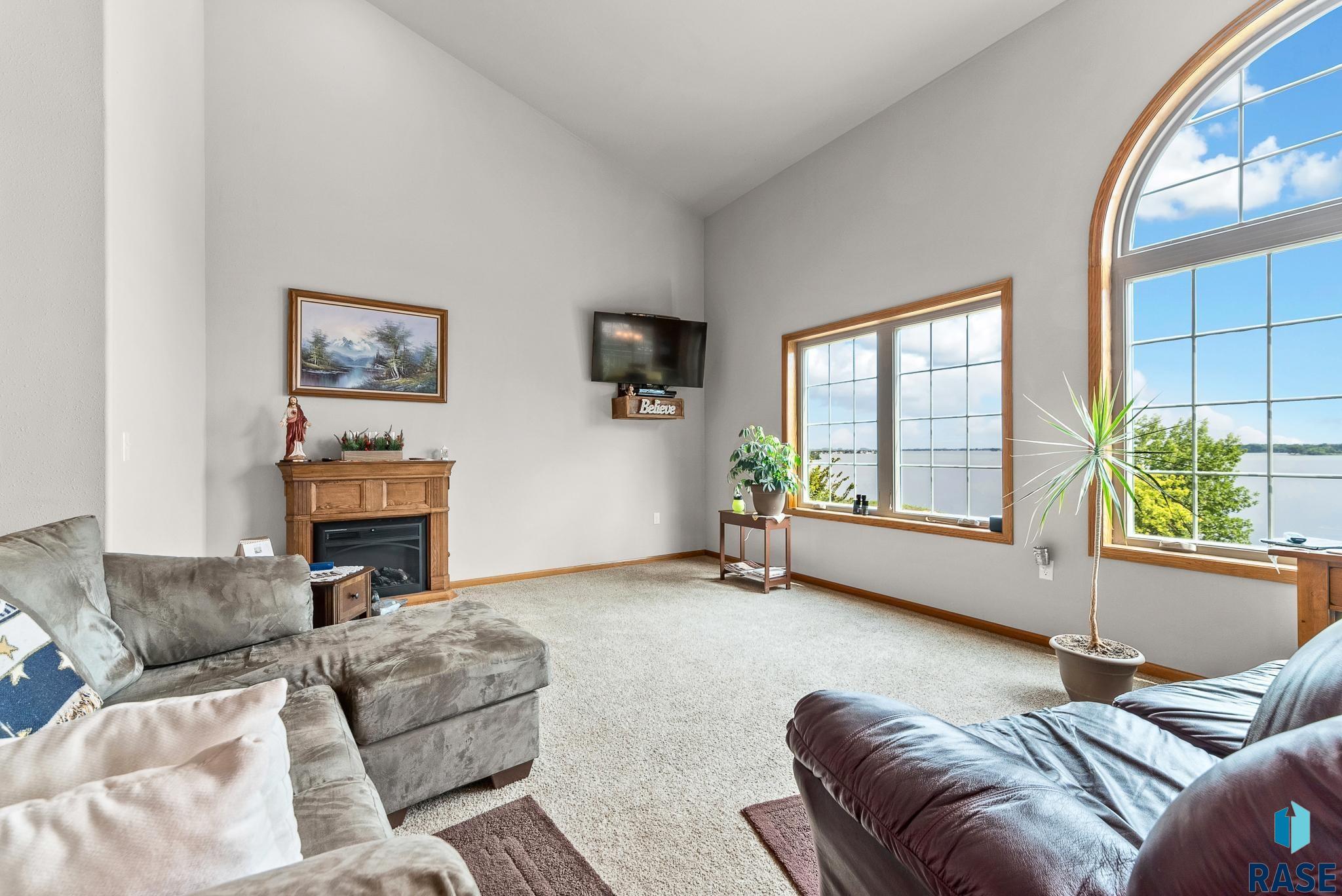 6305 Lakeview Dr Drive, Wentworth, South Dakota image 6