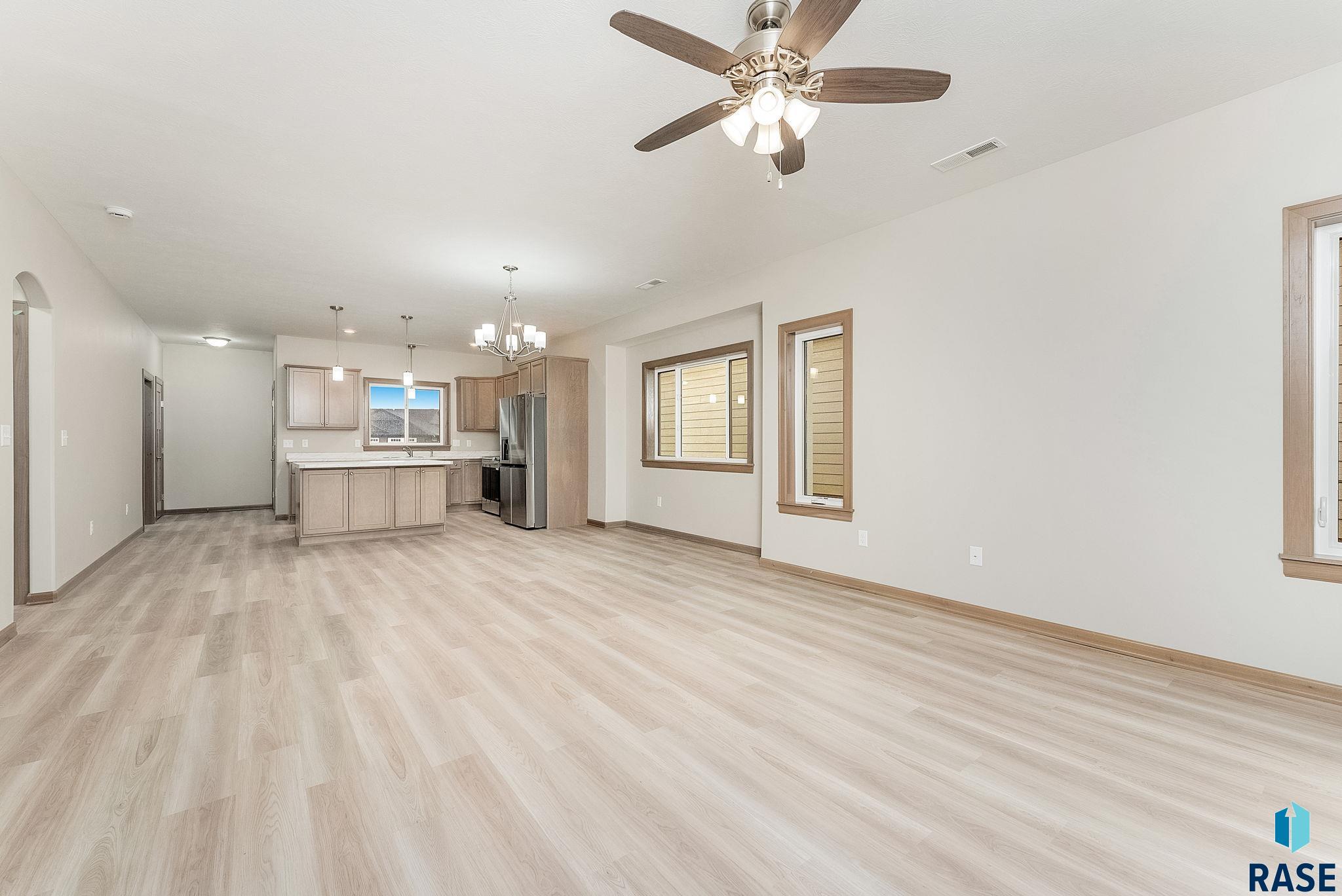 4513 W 34th St N Street, Sioux Falls, South Dakota image 6