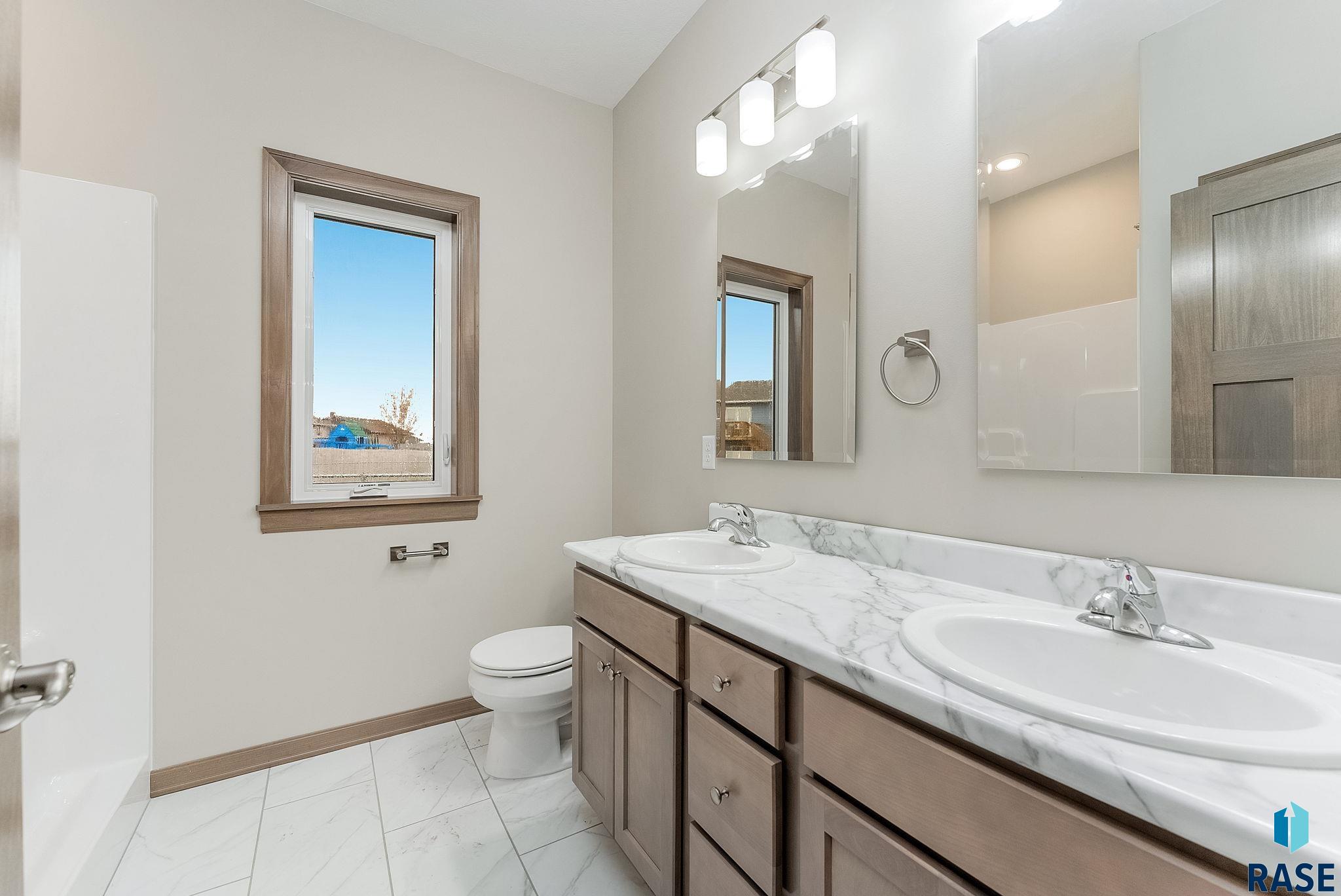 4513 W 34th St N Street, Sioux Falls, South Dakota image 13