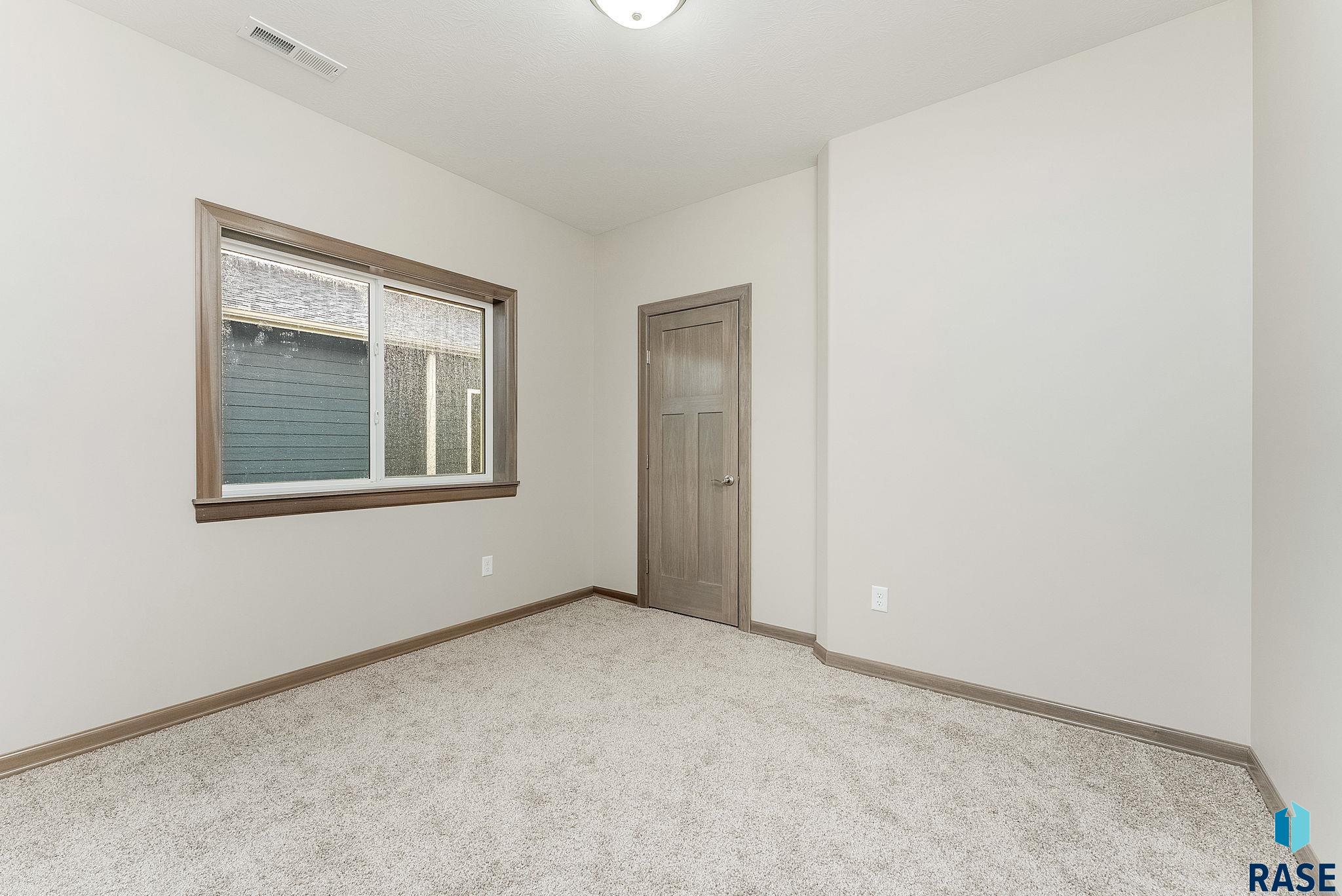 4513 W 34th St N Street, Sioux Falls, South Dakota image 16