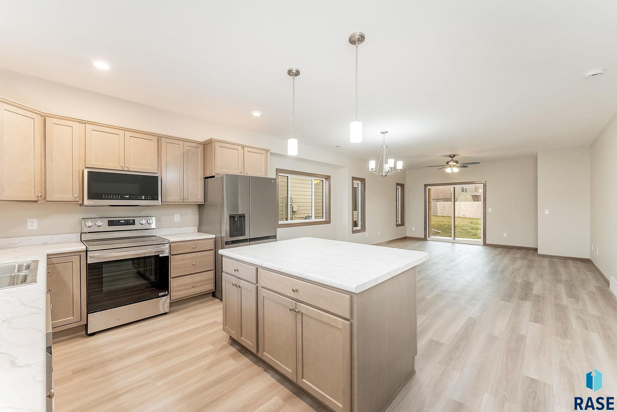 4513 W 34th St N Street, Sioux Falls, South Dakota image 3