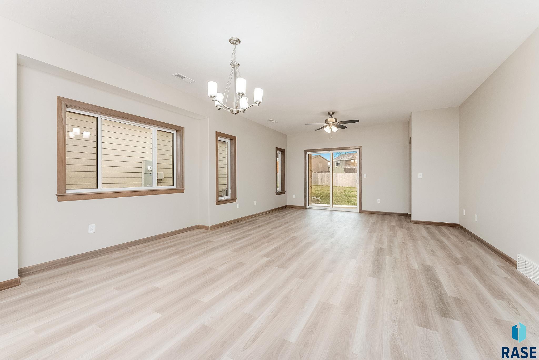 4513 W 34th St N Street, Sioux Falls, South Dakota image 7